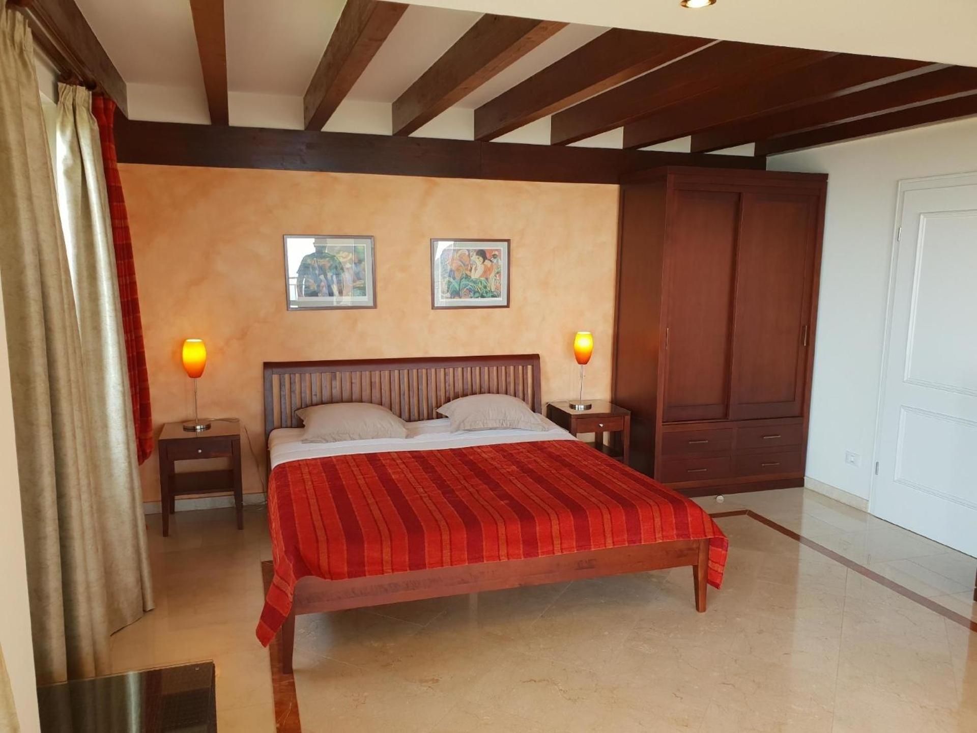 Villa Strelitzia mit Balkon und Meerblick