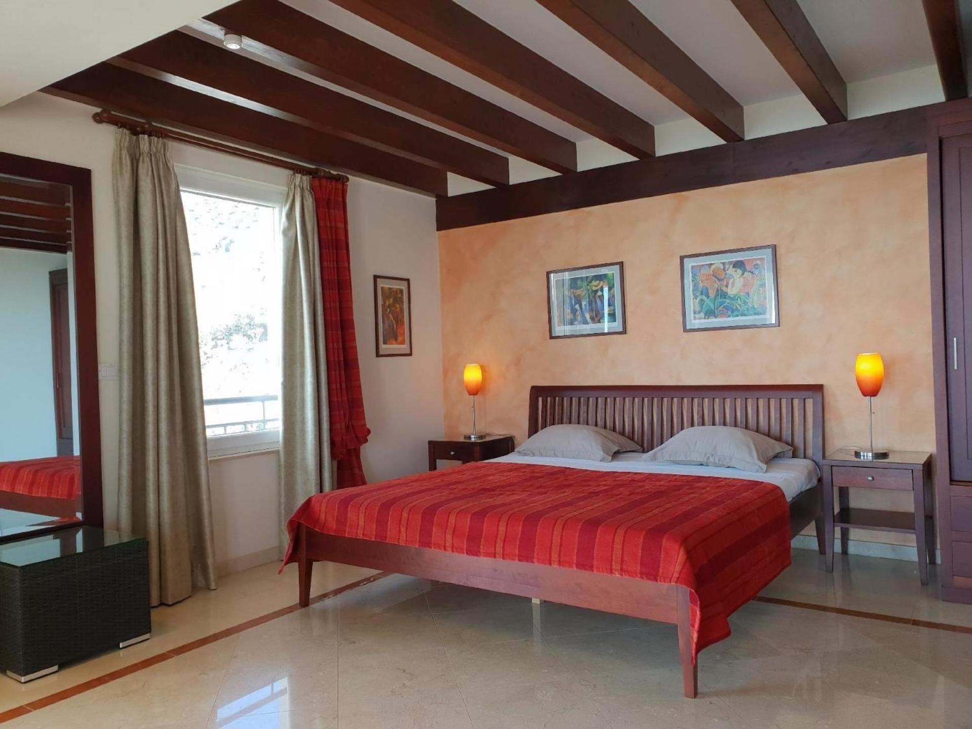 Villa Strelitzia mit Balkon und Meerblick