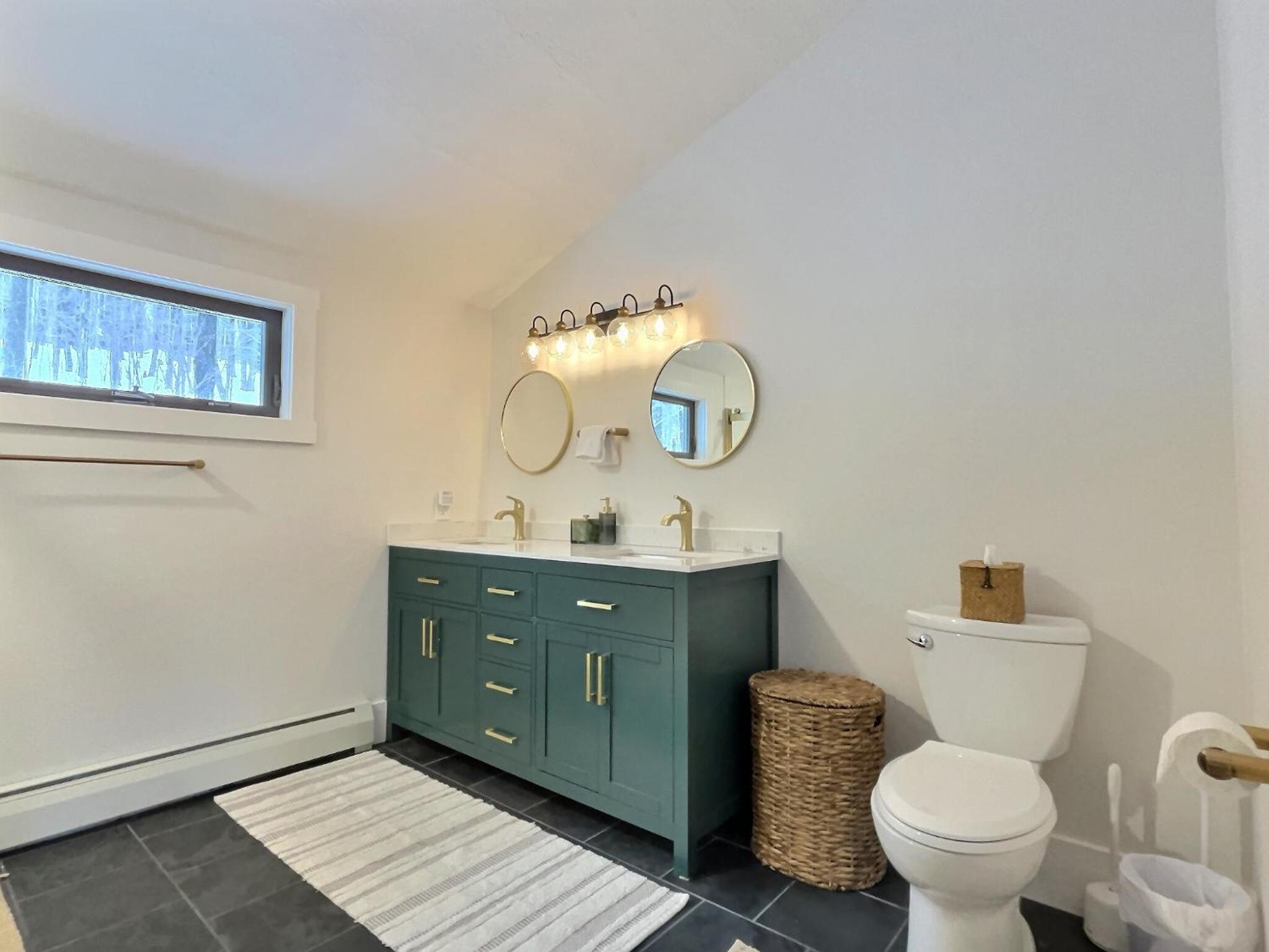 Beartopia- Hot Tub, Views, 2 Primary Suites! view 3