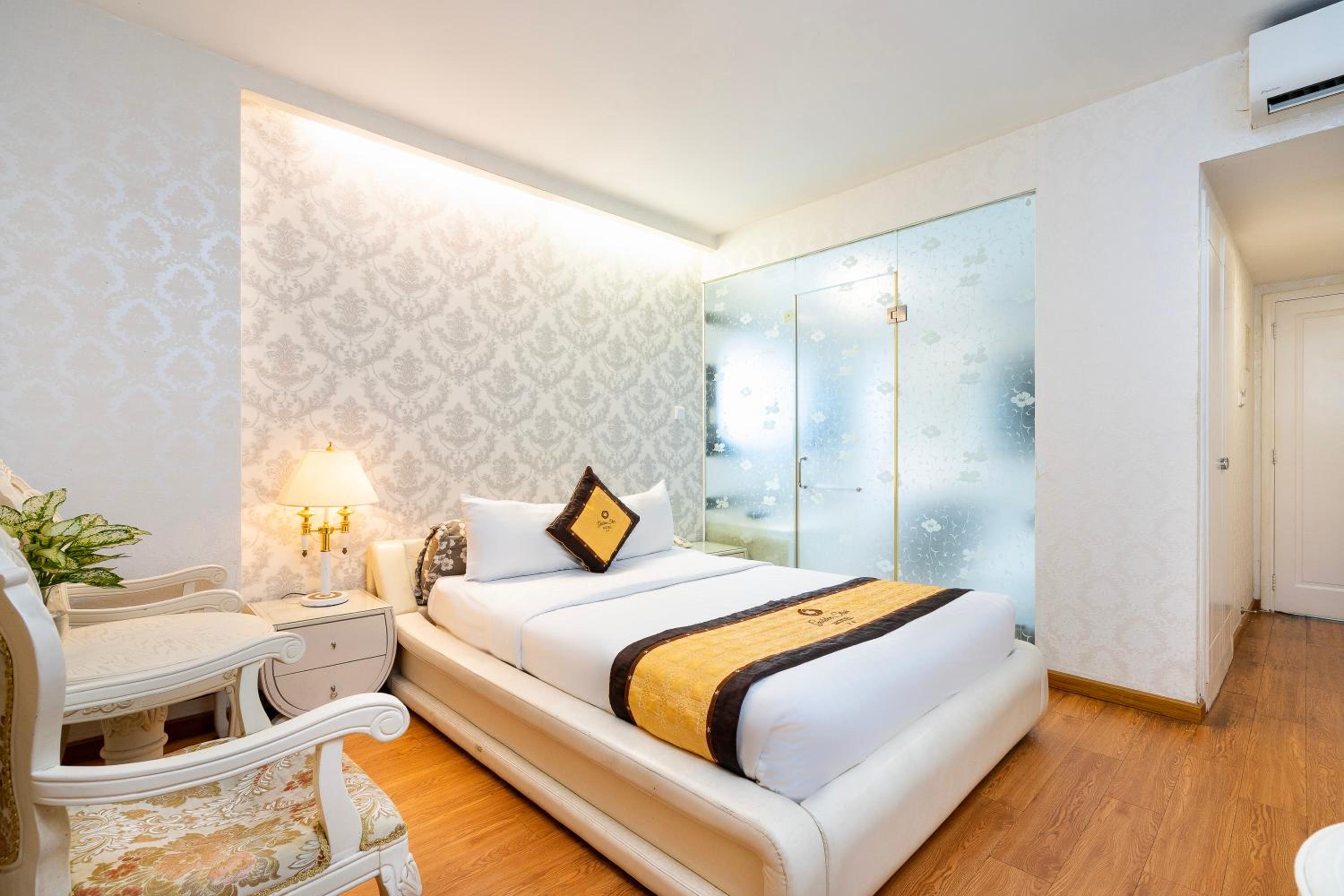 Golden Star Hotel