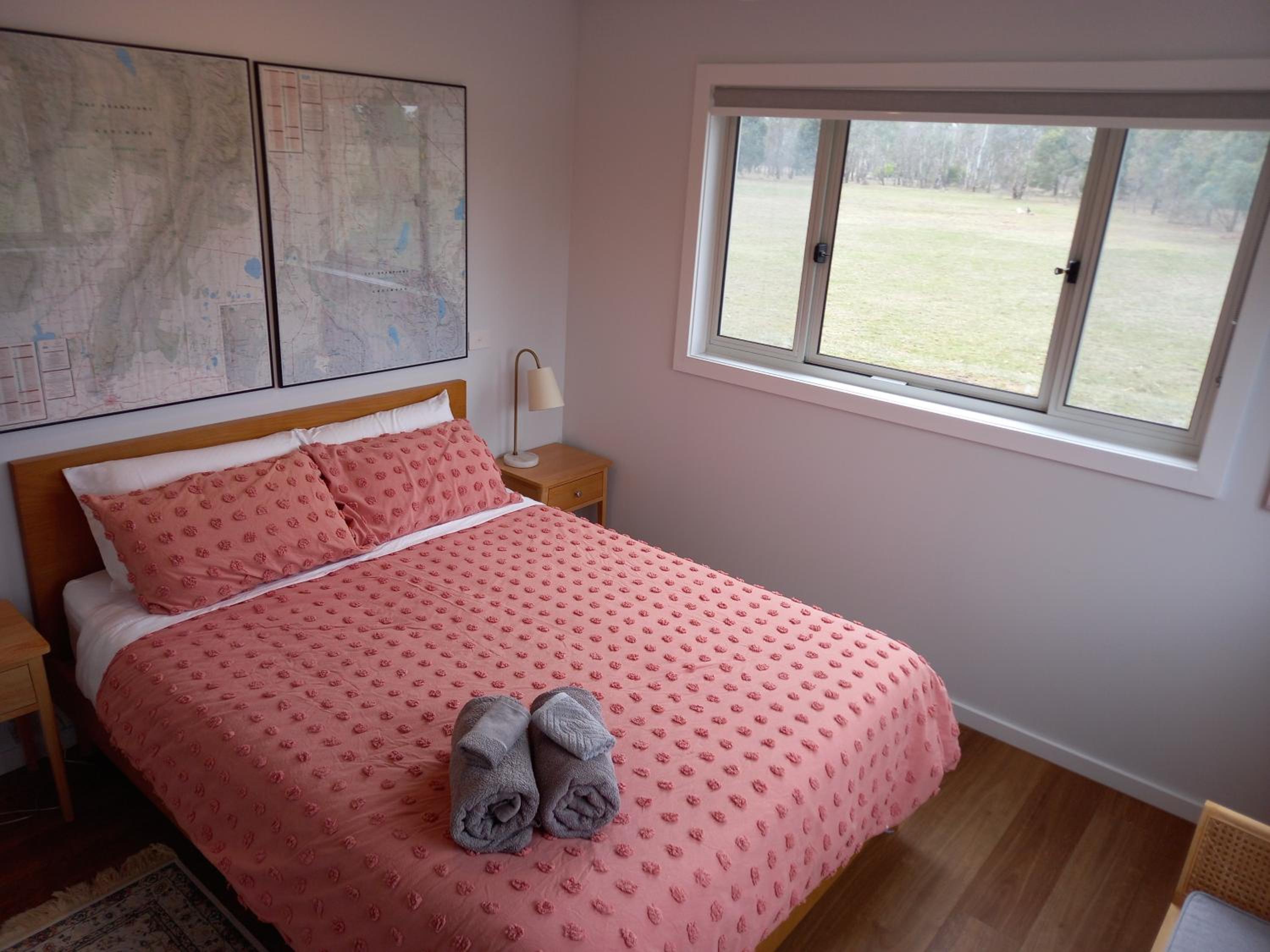 Lakeside Off-Grid Luxury Cabin Redman View