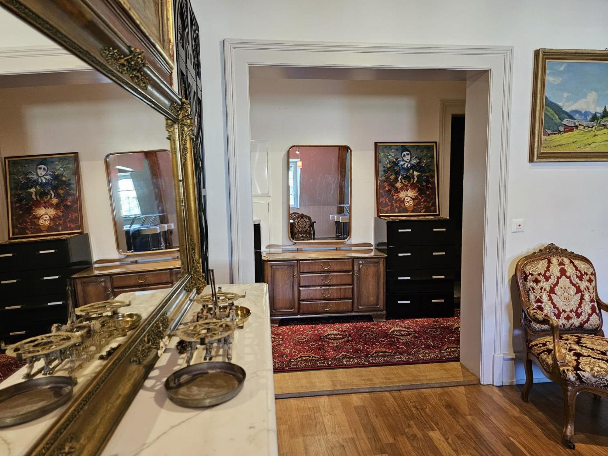 Double High-End Central Apartment & Up to 7 seats Cars Rental Option