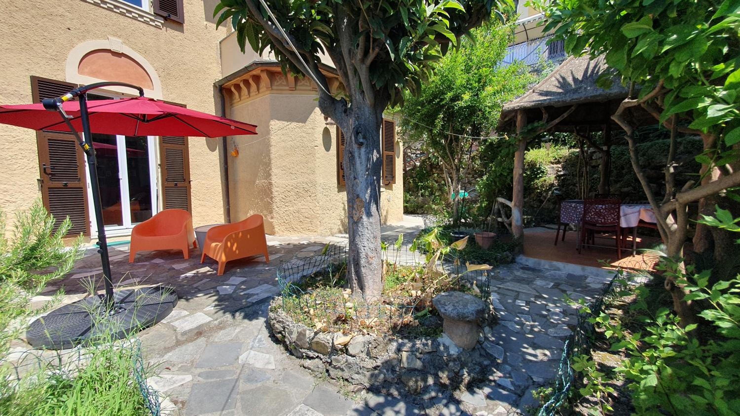 Villa indipendente con giardino