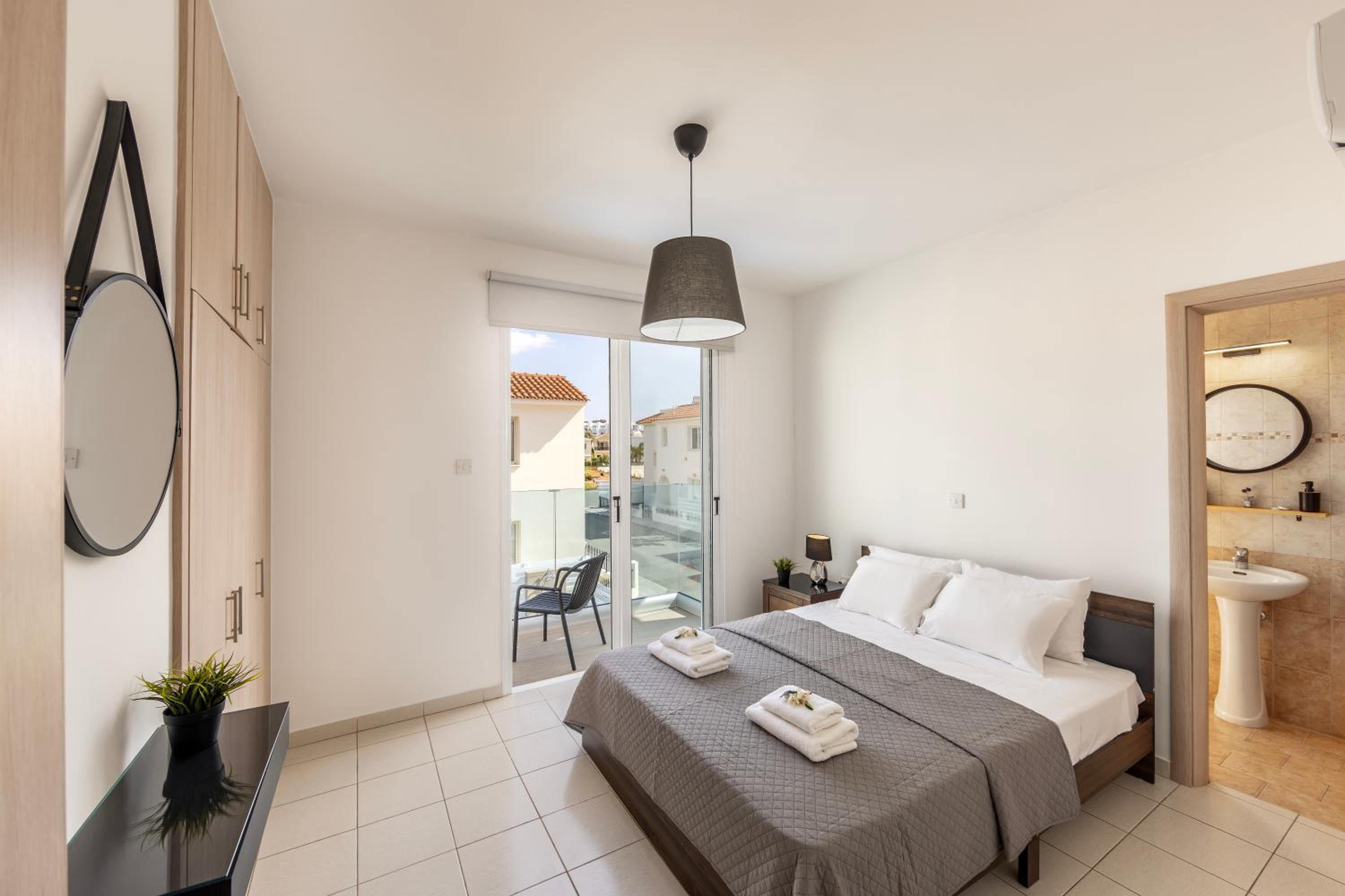 The Second Diamond Protara - 2' Walk to Beach