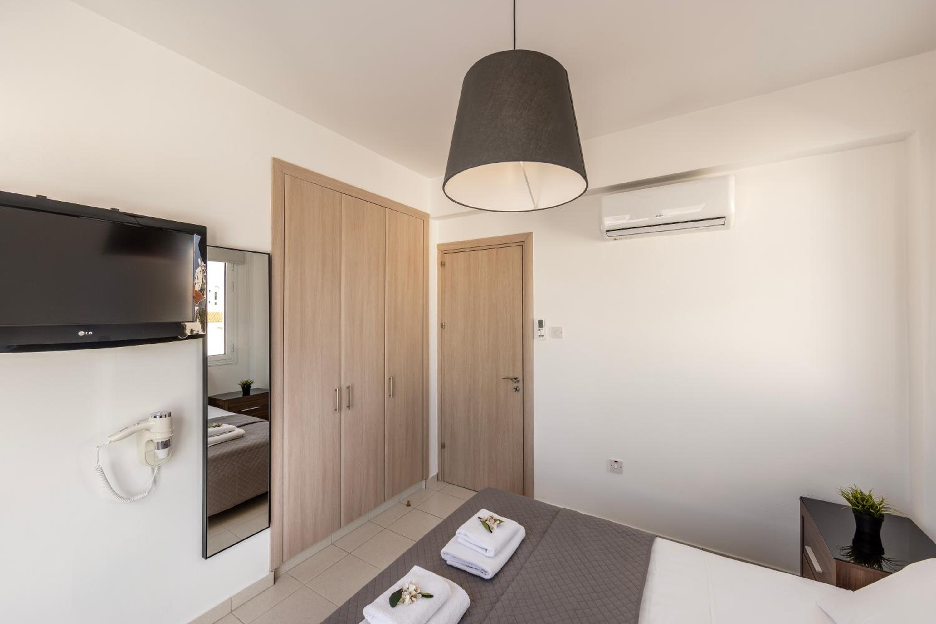 The Second Diamond Protara - 2' Walk to Beach