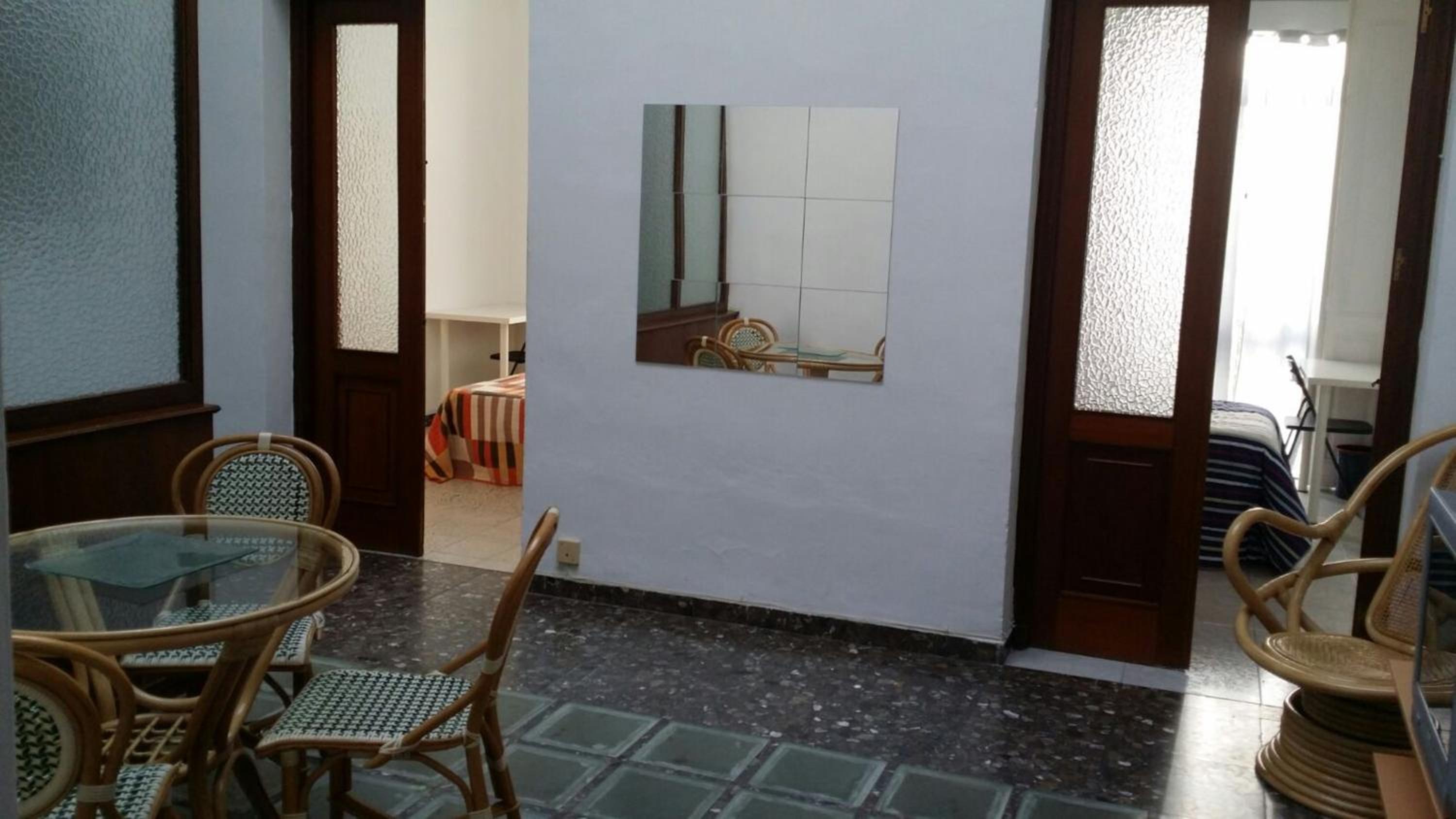 Spacious apartment in Cádiz 130 m² with balcony and city view view 2