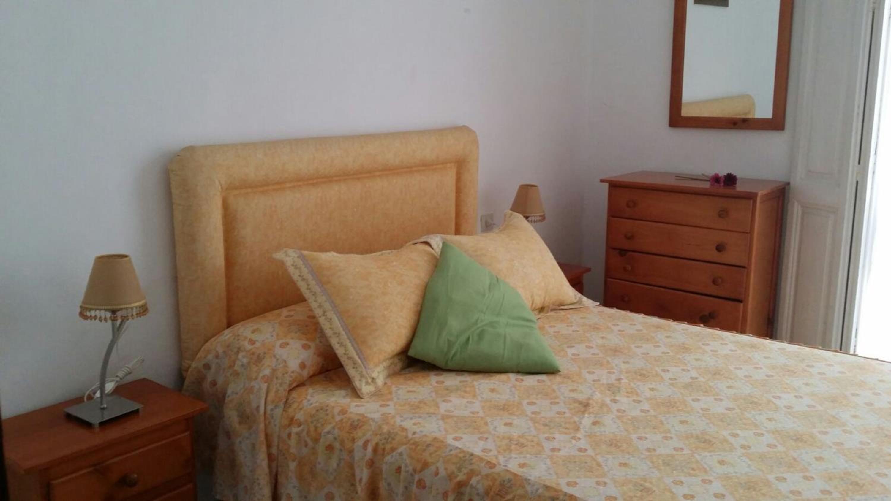 Spacious apartment in Cádiz 130 m² with balcony and city view view 4