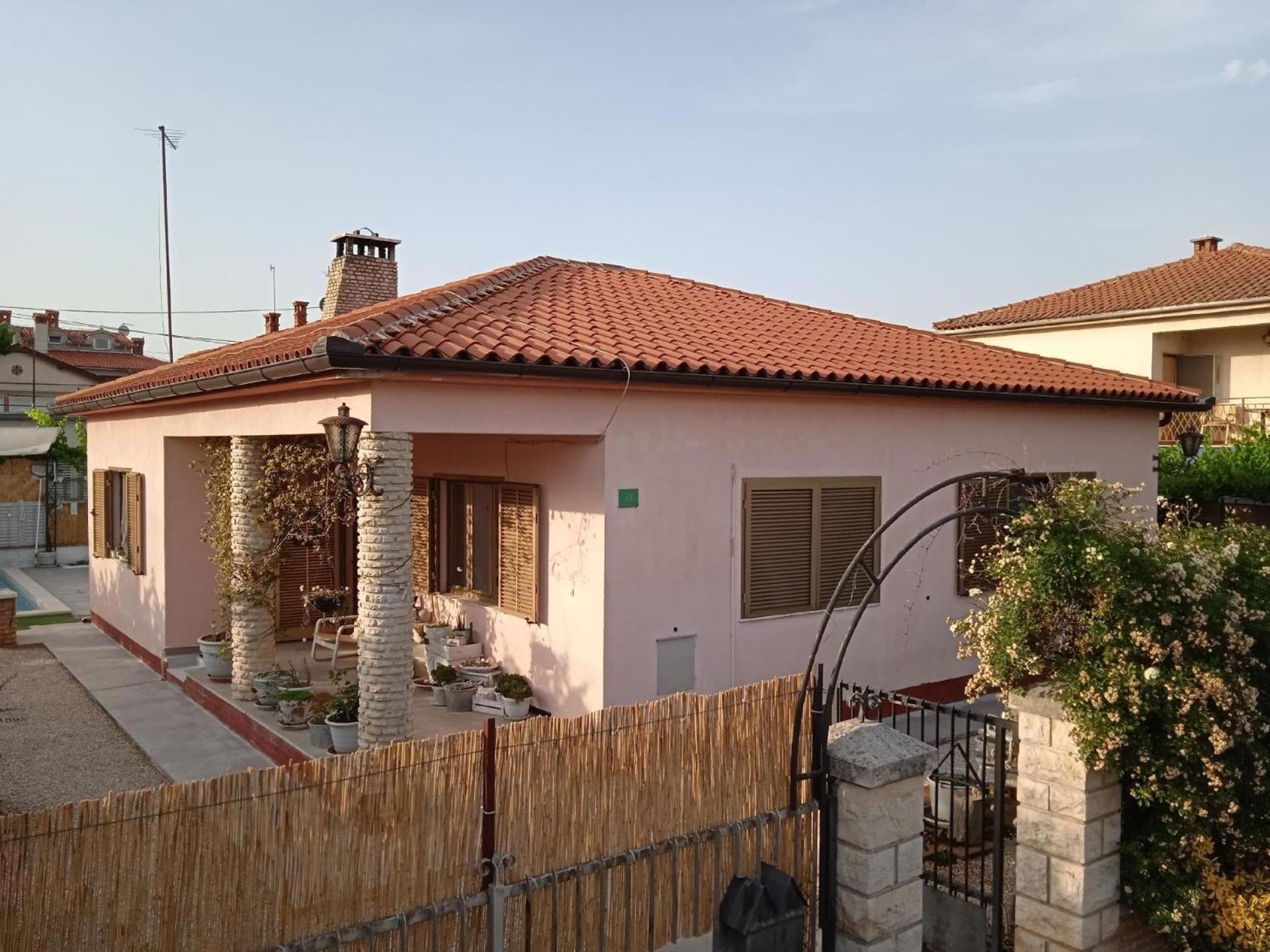 Holiday House Memi
