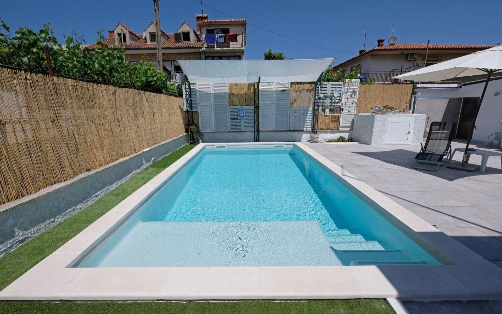 Holiday House Memi