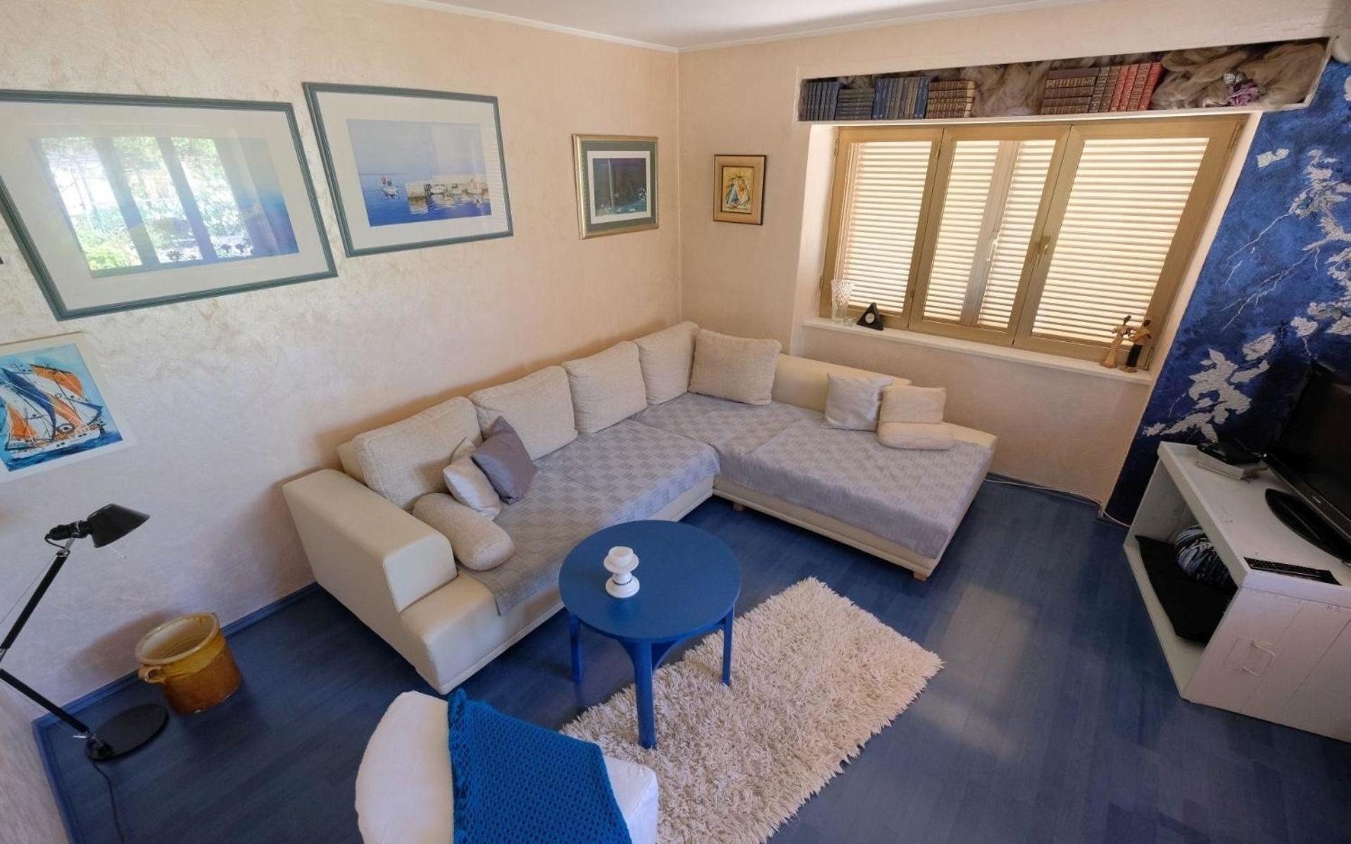 Holiday House Memi