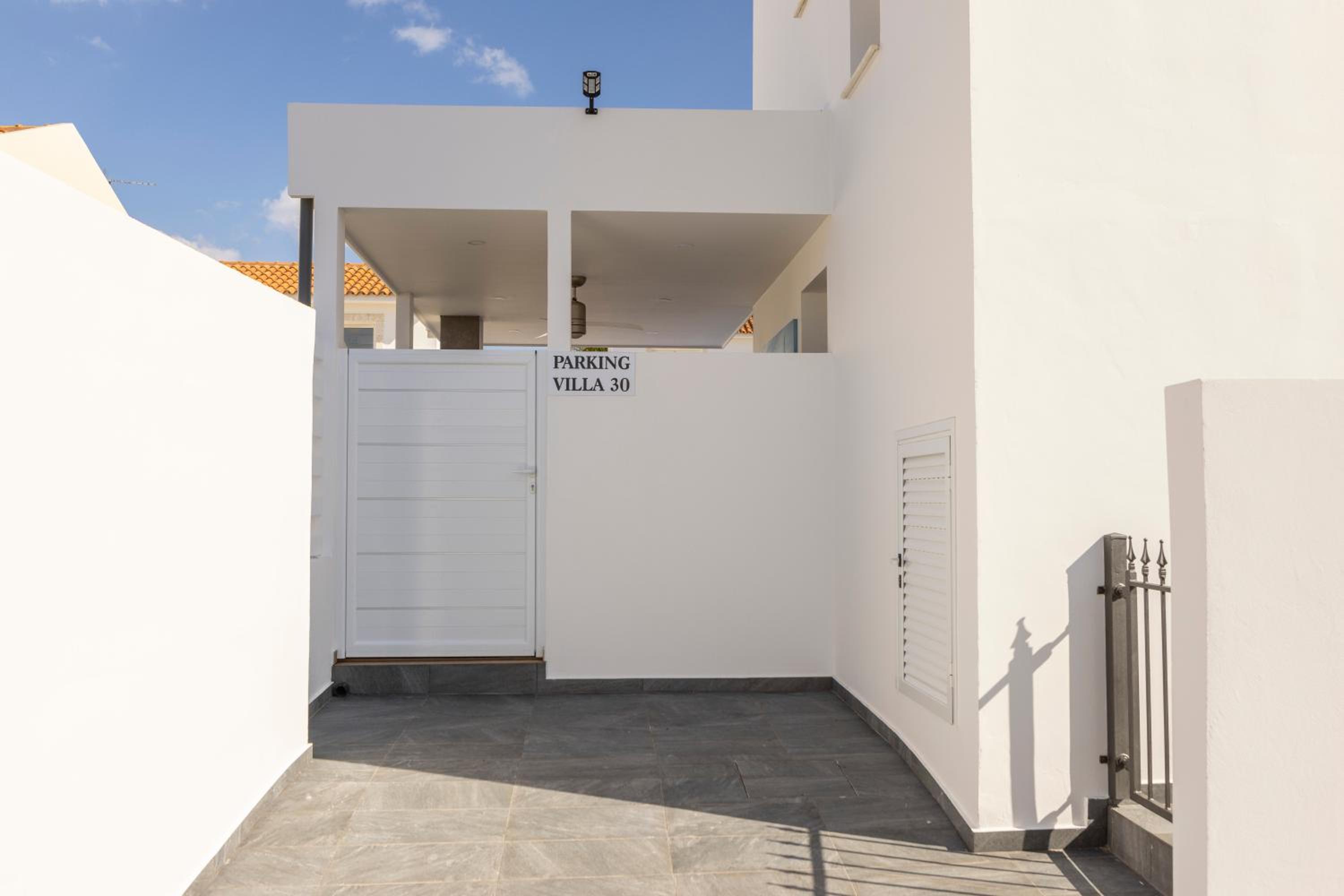 The Second Diamond Protara - 2' Walk to Beach