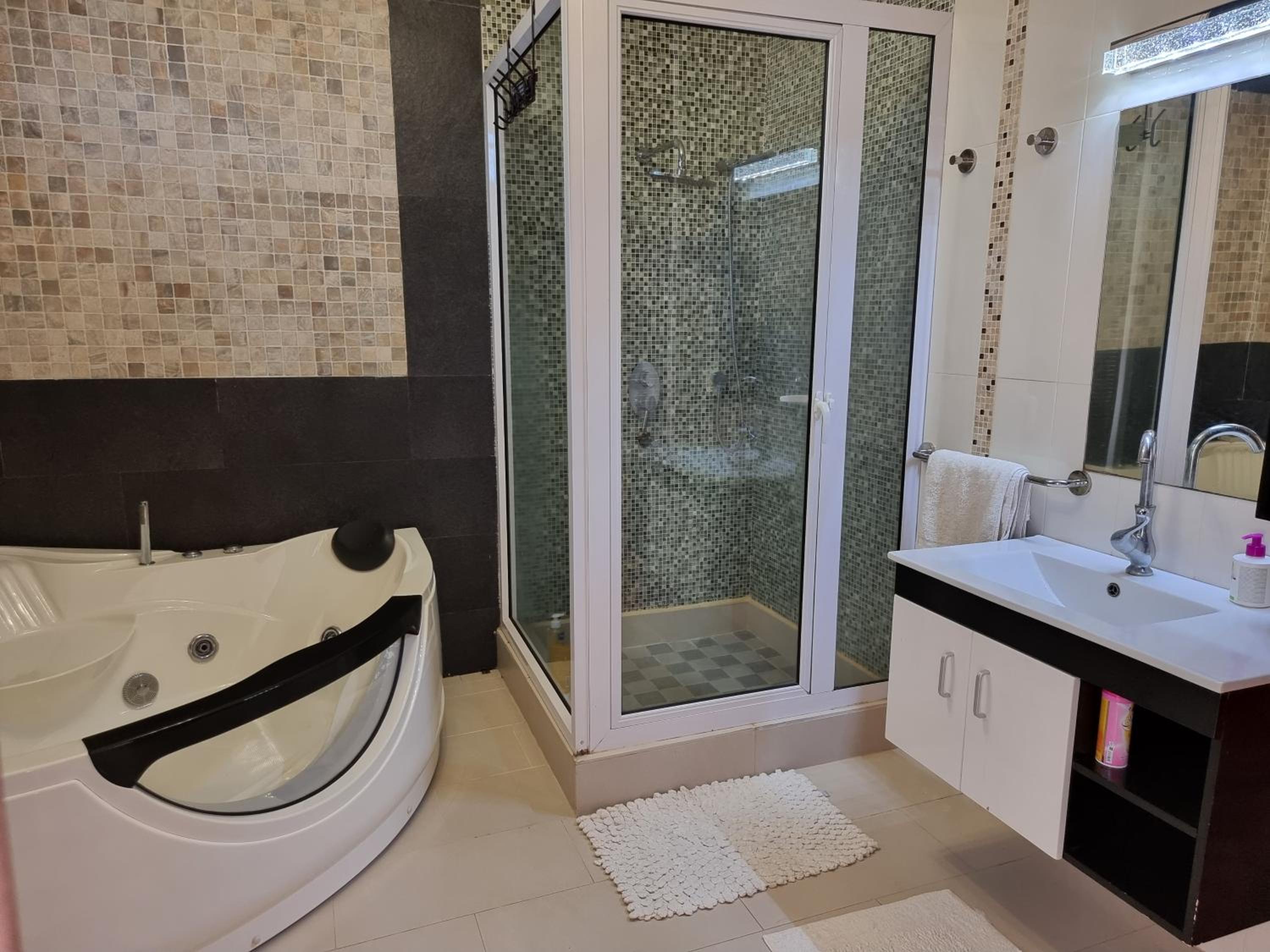 Modern classy House photo 3