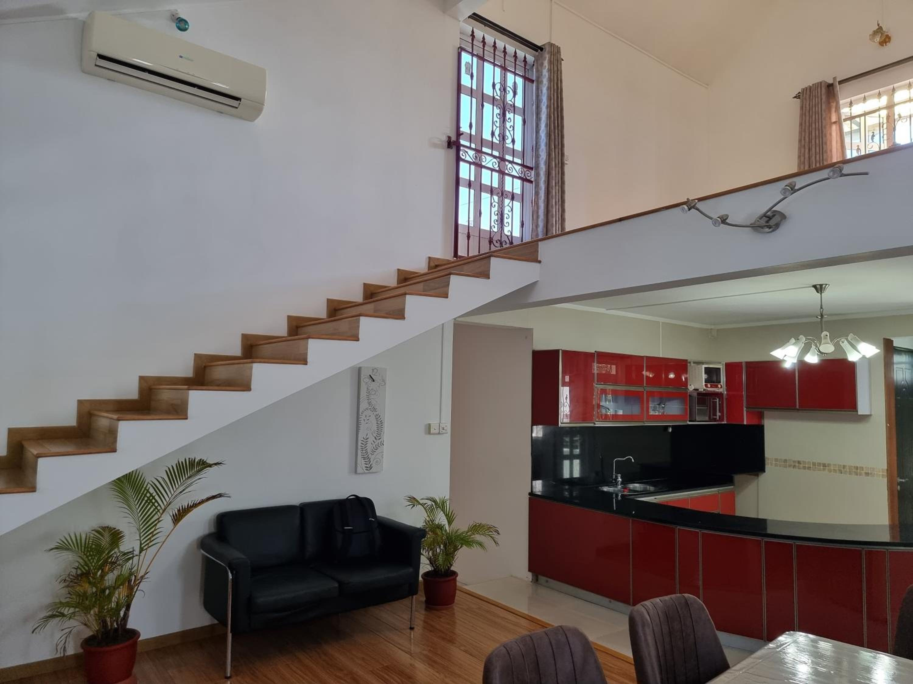 Modern classy House photo 4