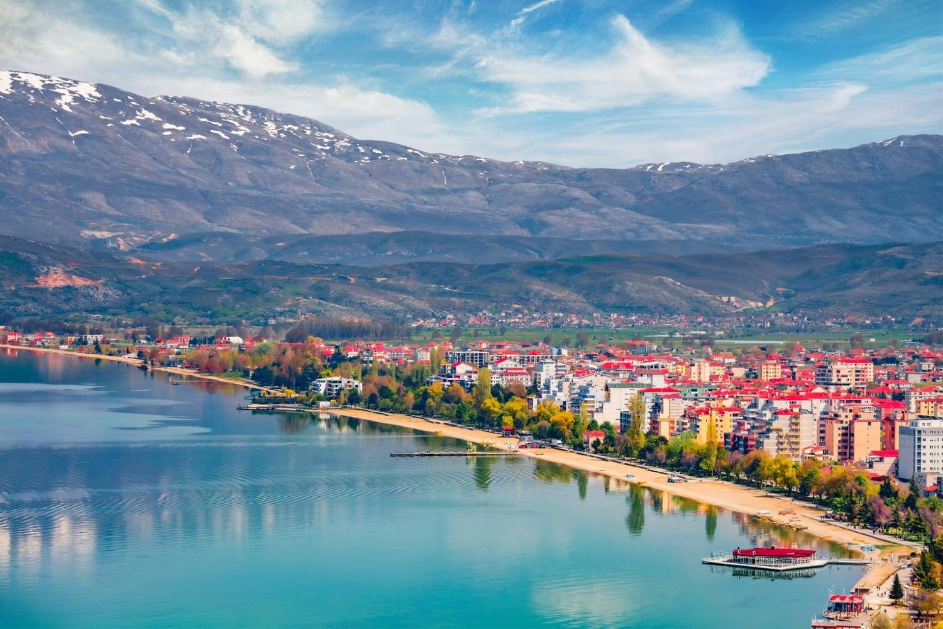 2BR Lakeside Harmony & Balcony - Pogradec, Lake Ohrid