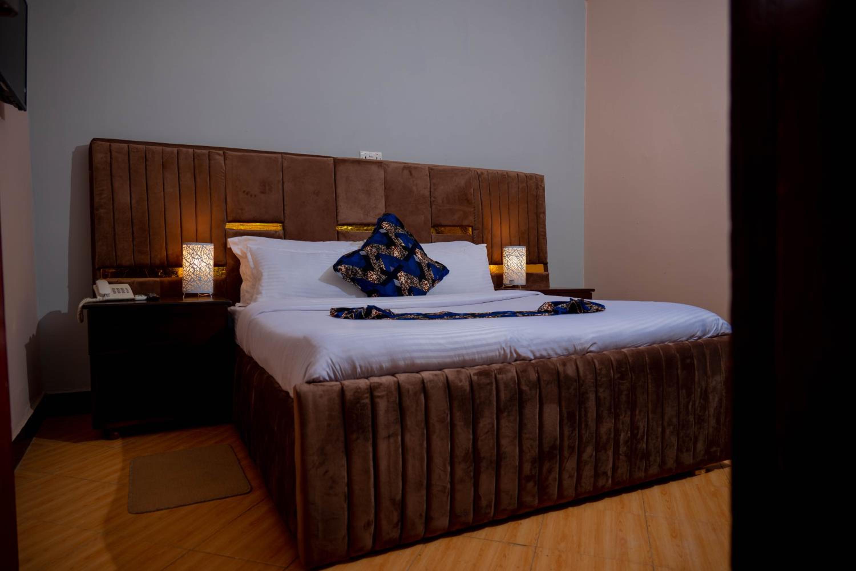 The Okaseni Lodge