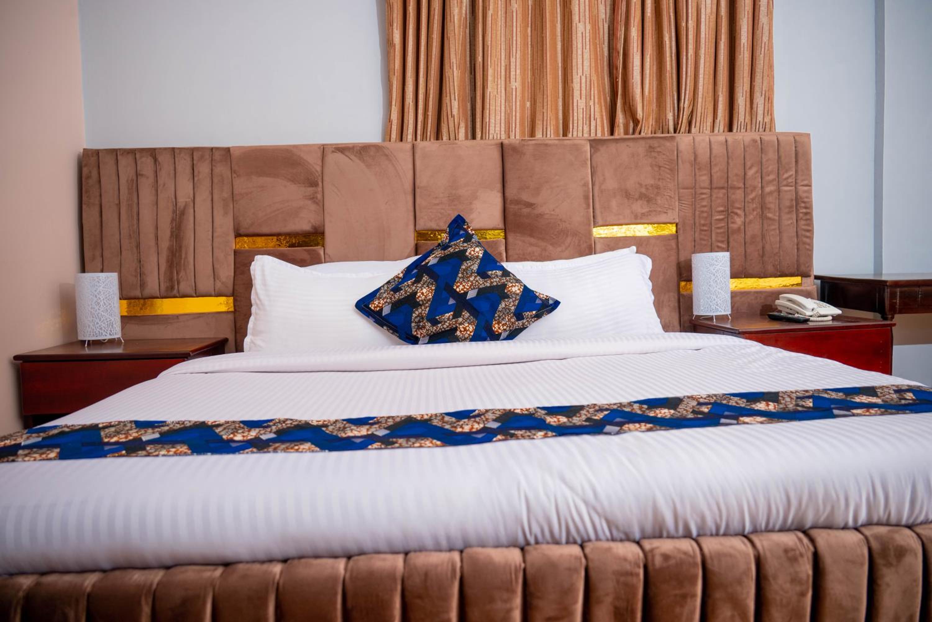 The Okaseni Lodge