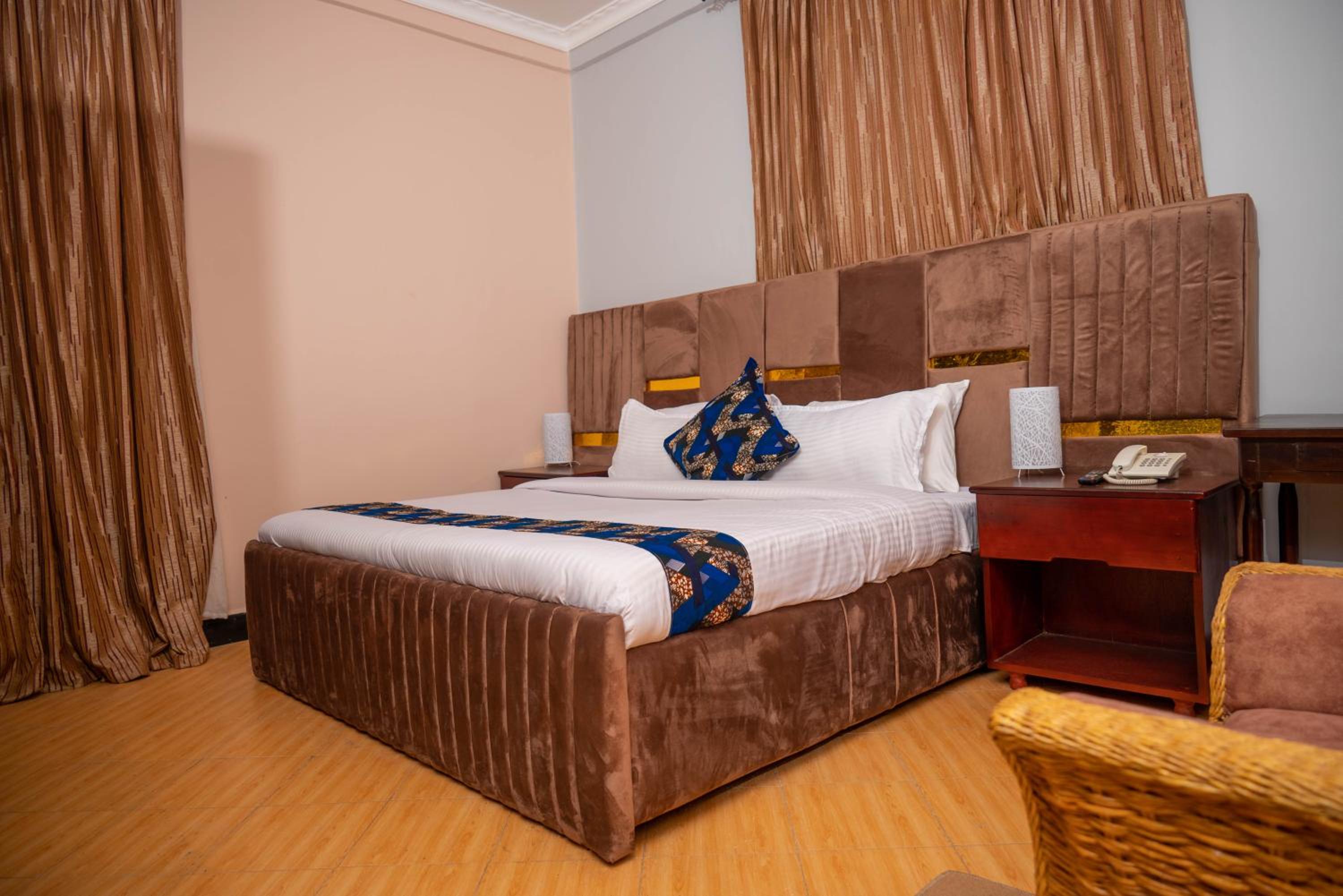 The Okaseni Lodge