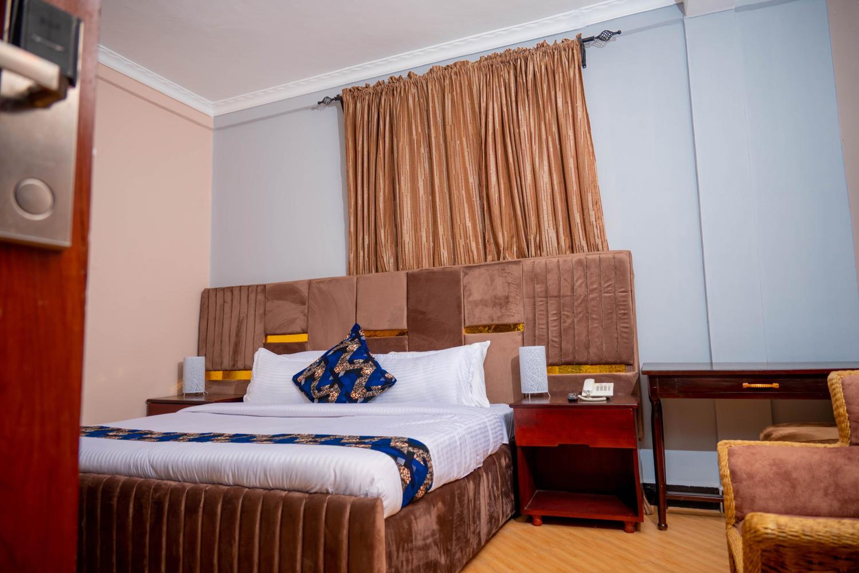 The Okaseni Lodge