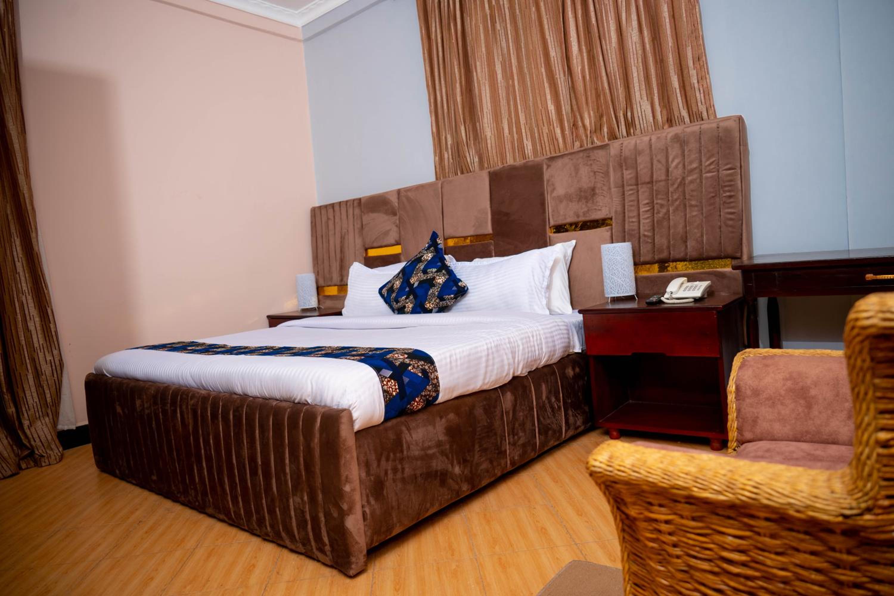 The Okaseni Lodge