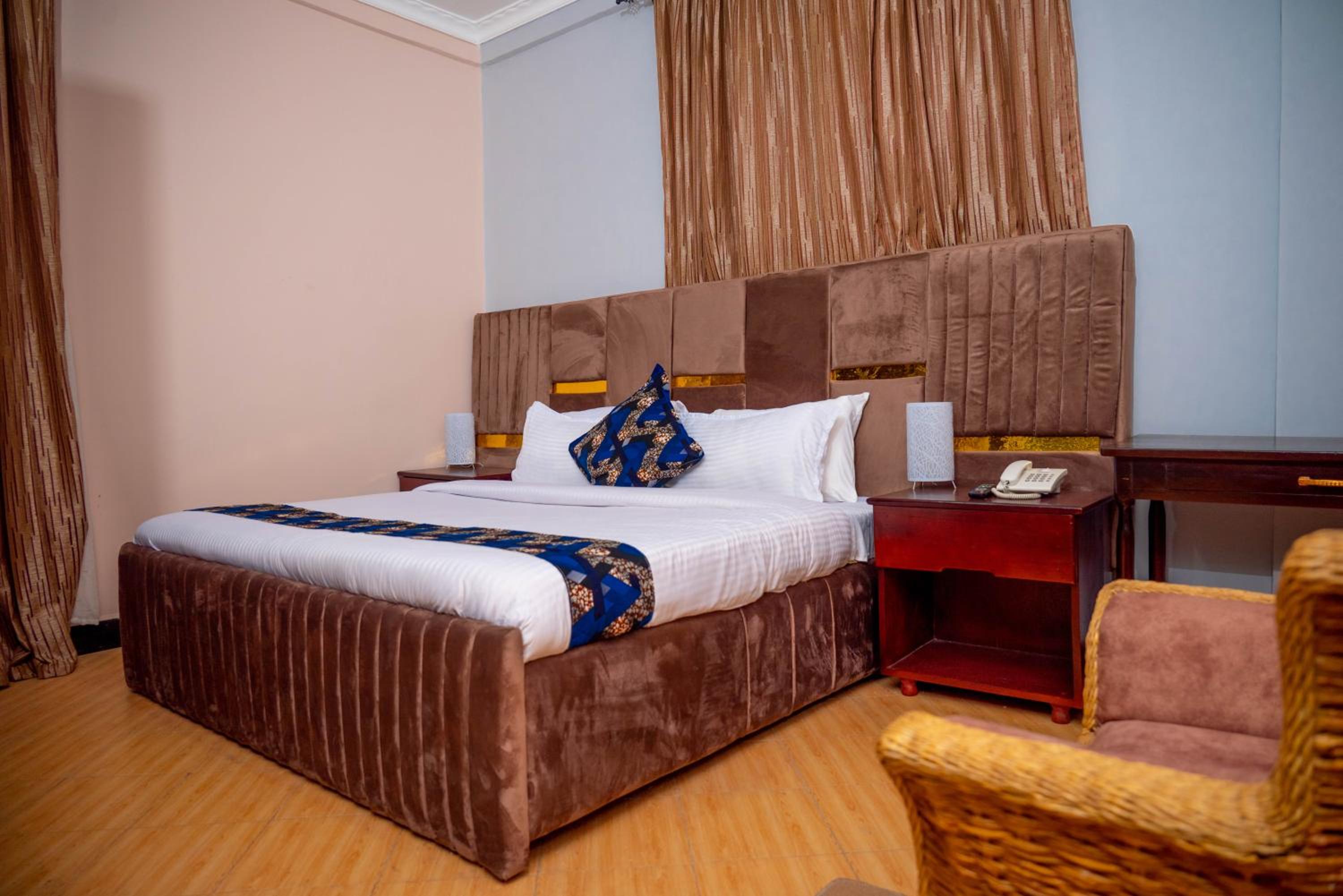 The Okaseni Lodge