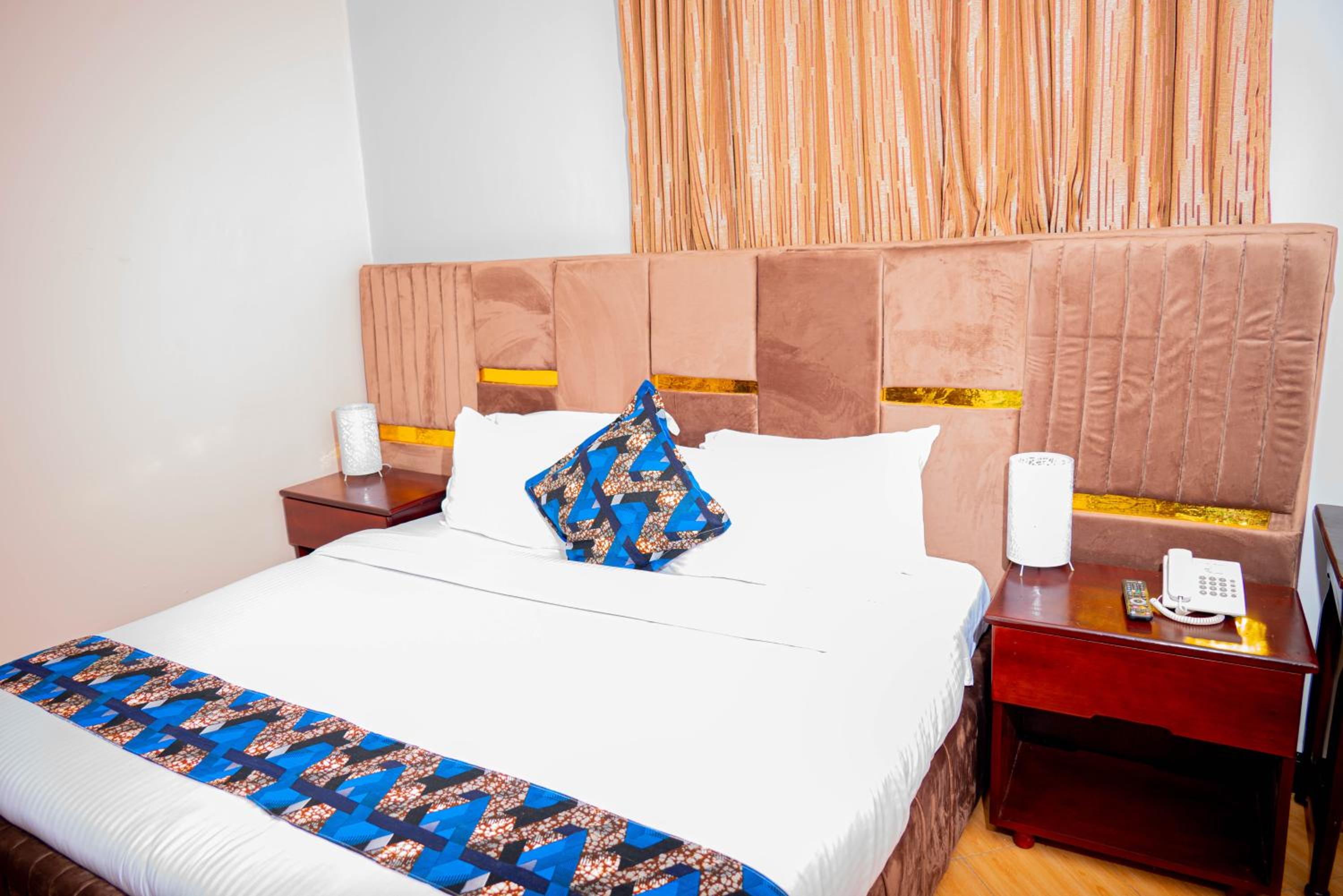 The Okaseni Lodge