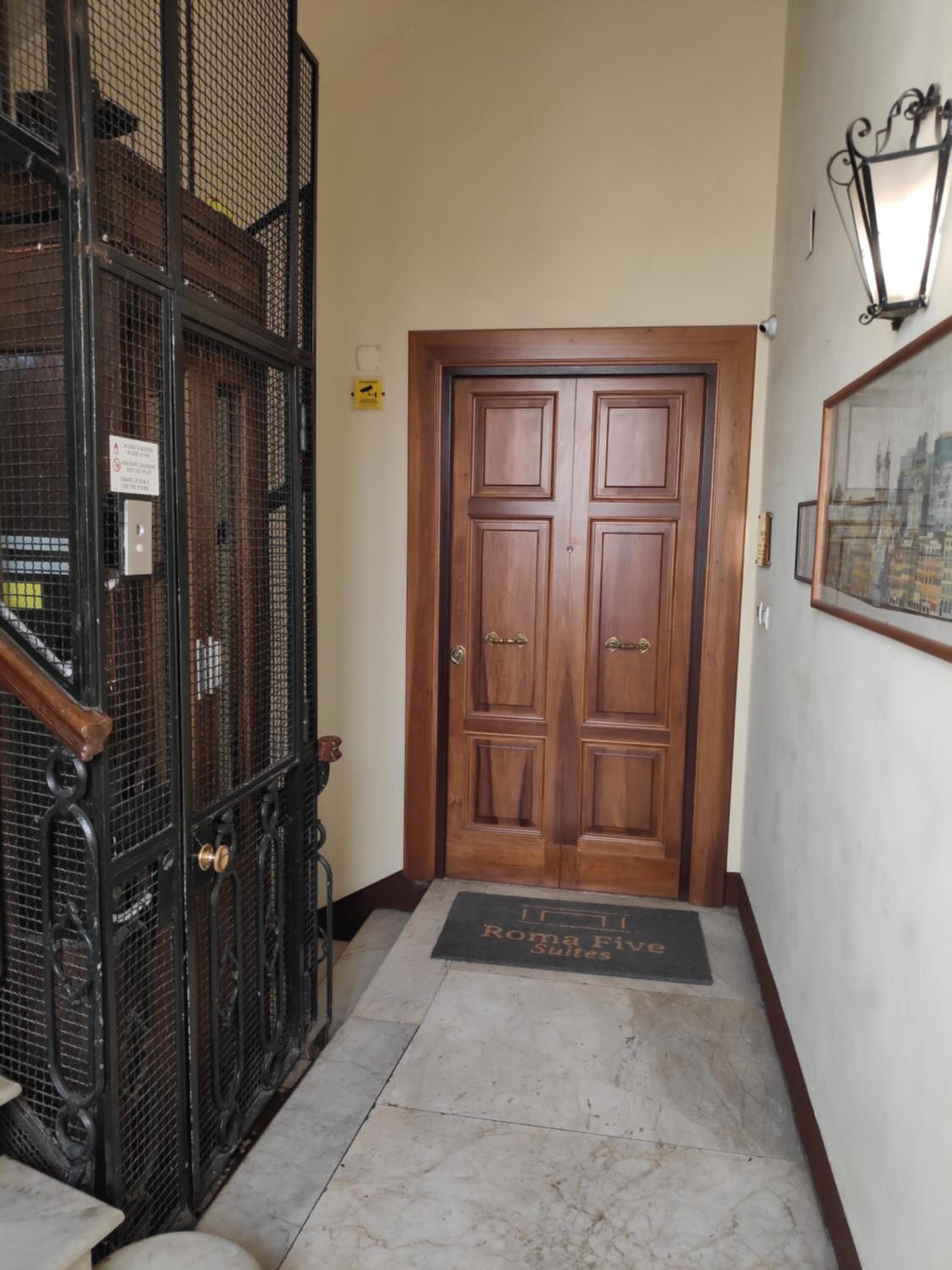 Roma Five Suites