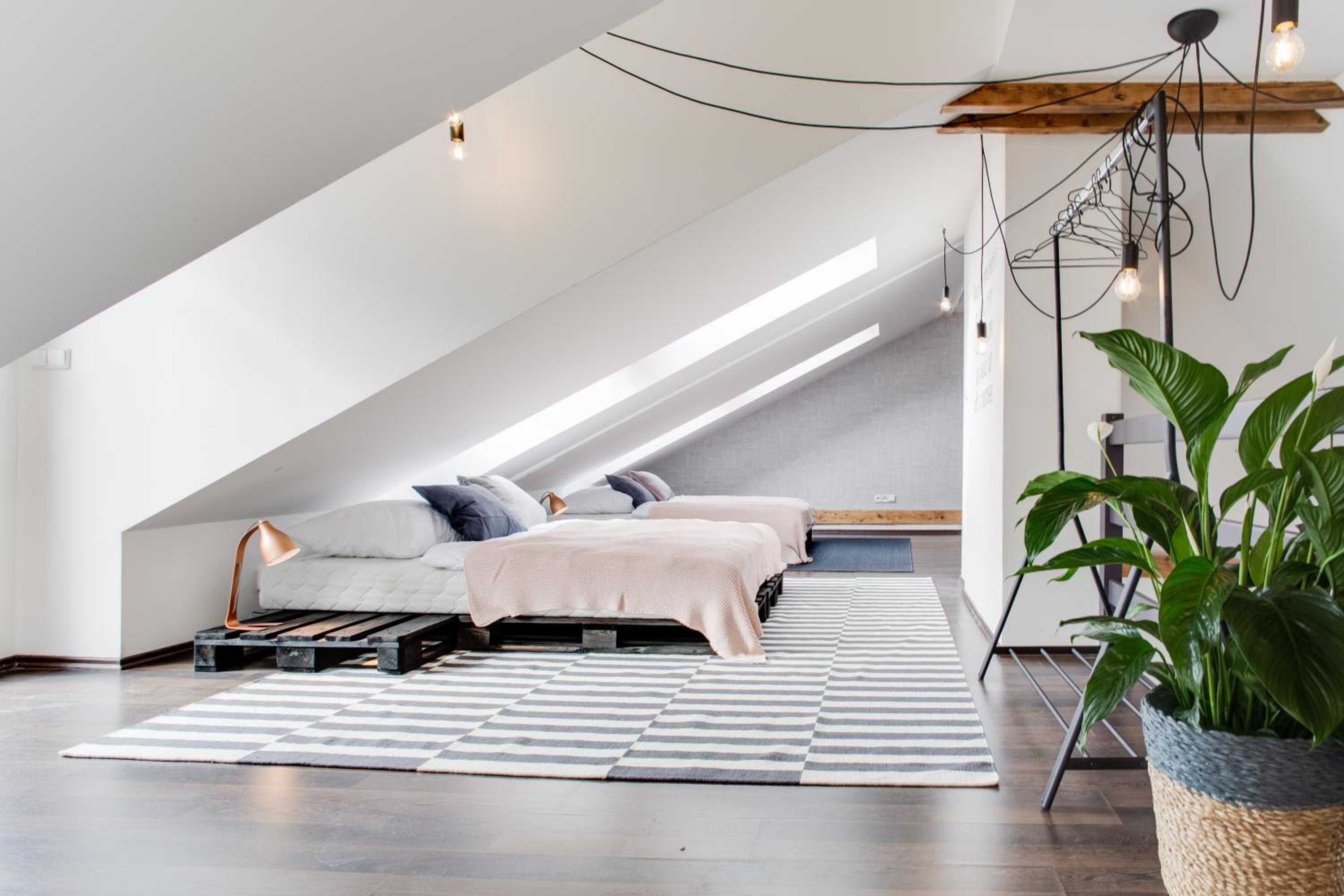 Ultimate Prague 1 experience - Duplex, Roof Top Terrace, Prague Castle View, free parking over weekends, AC!