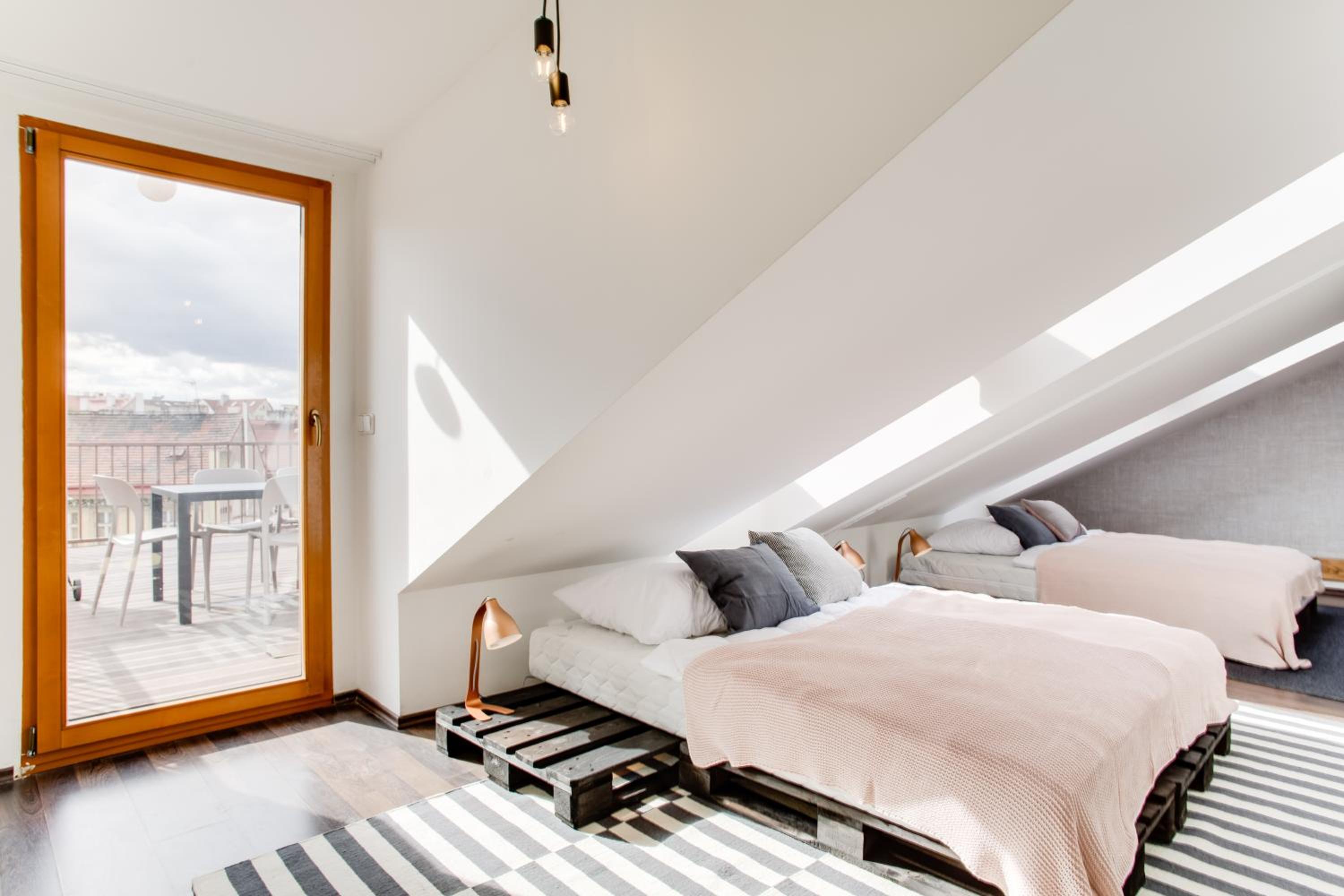 Ultimate Prague 1 experience - Duplex, Roof Top Terrace, Prague Castle View, free parking over weekends, AC!