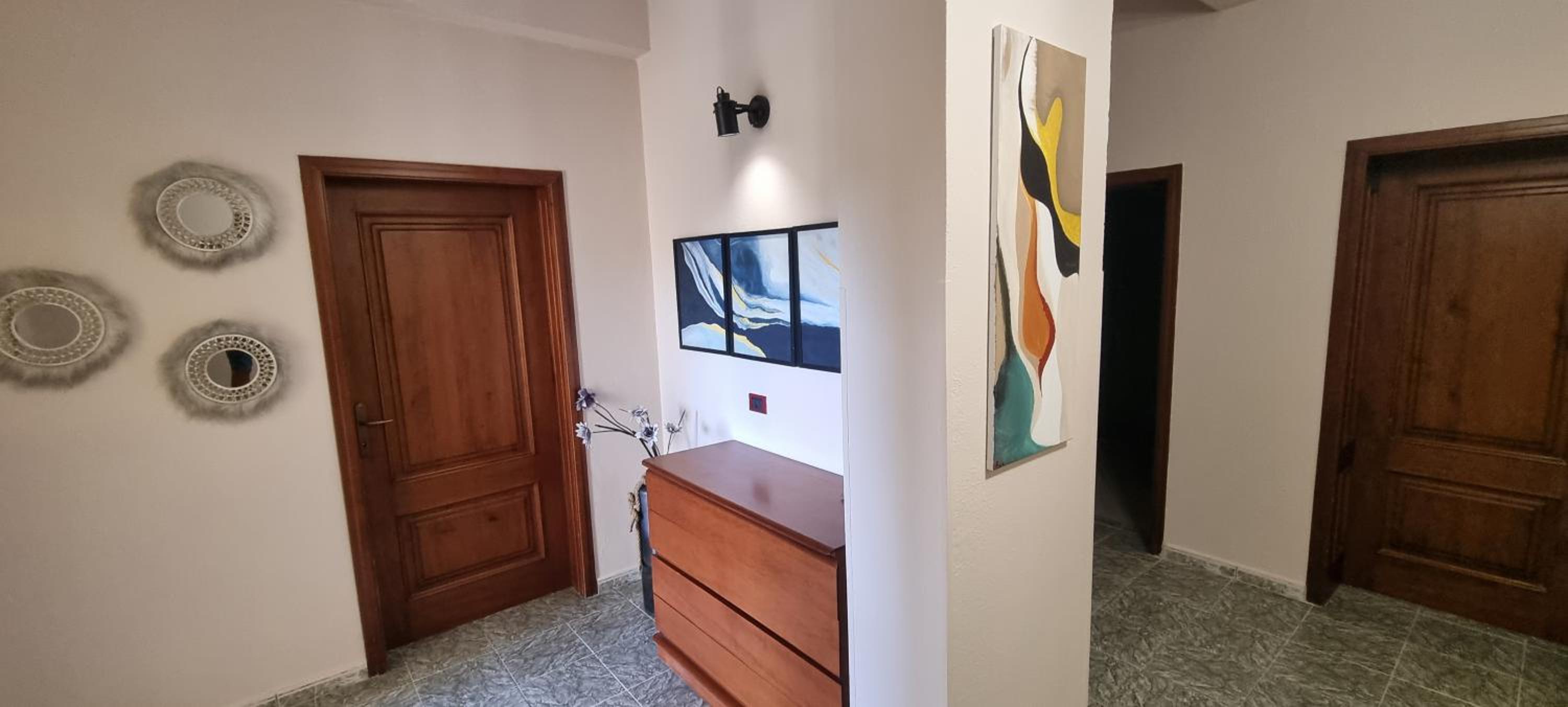 Matt House 2 bedroom 2 bathroom beachside