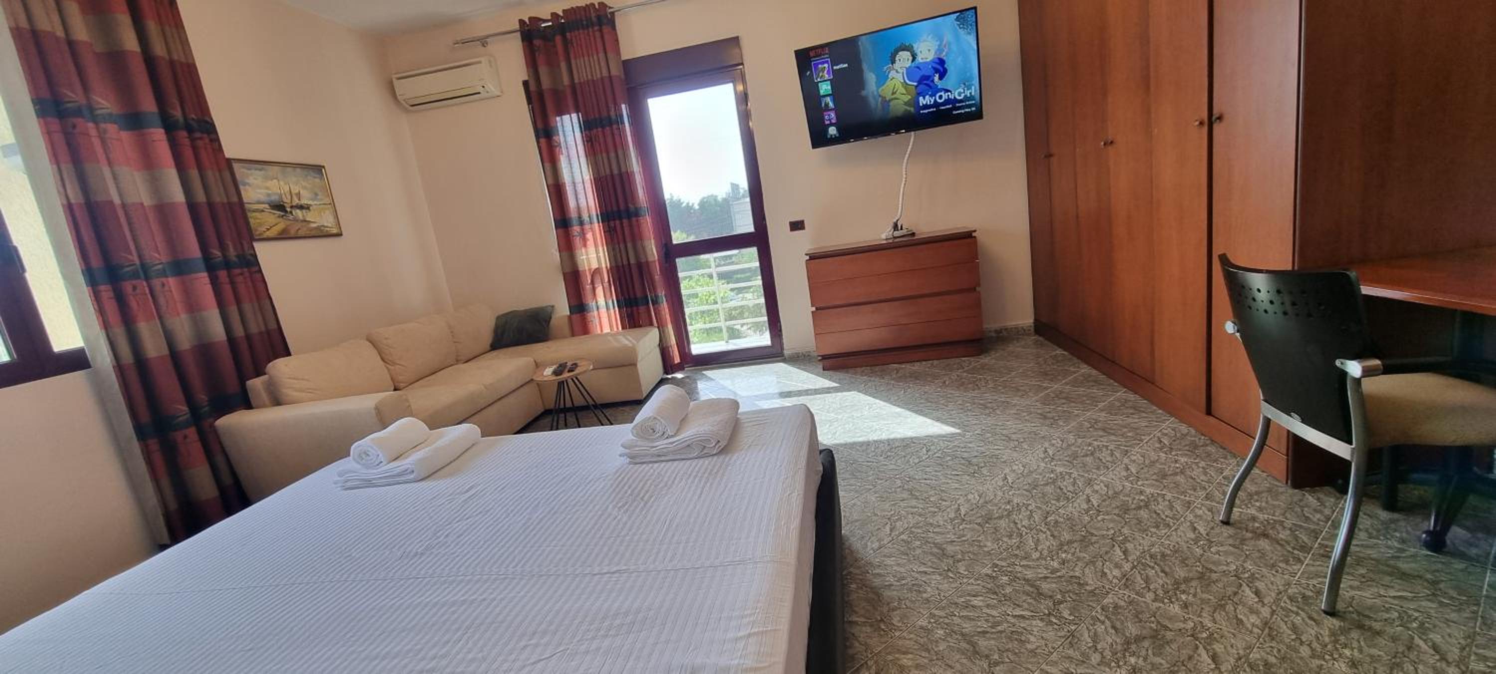 Matt House 2 bedroom 2 bathroom beachside