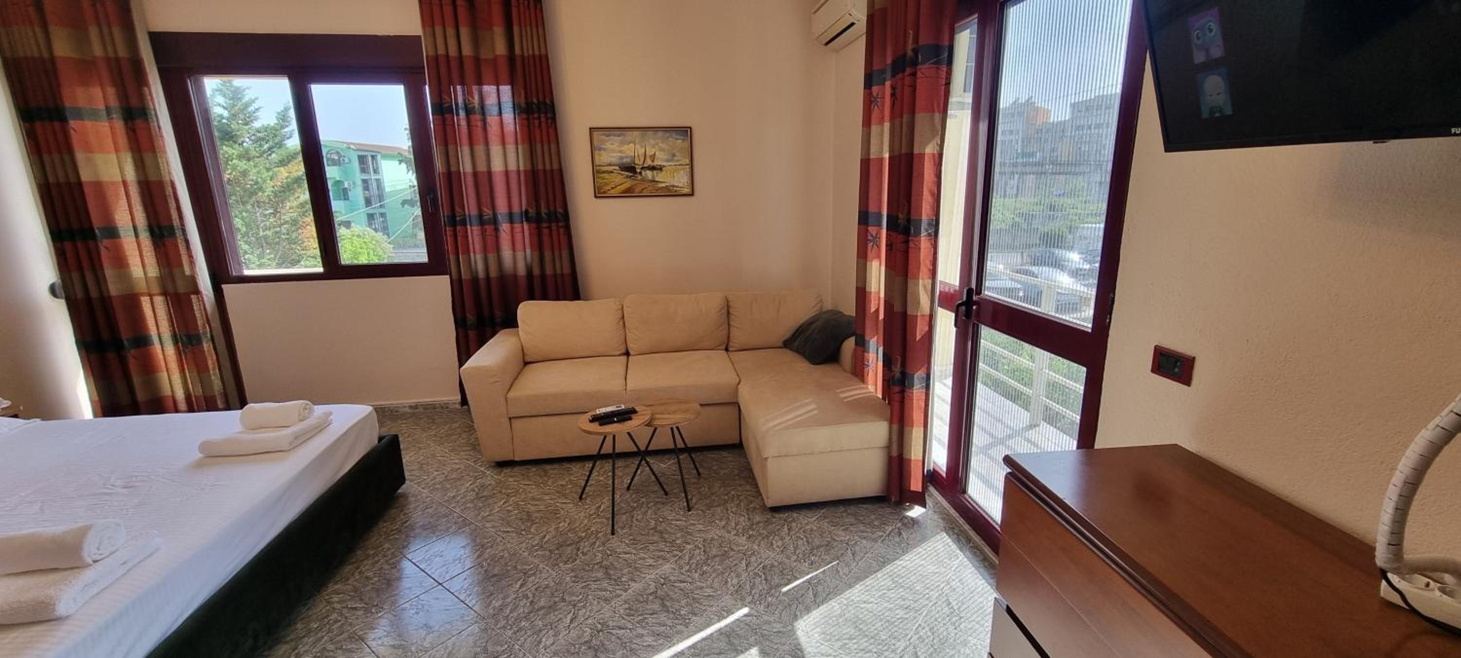 Matt House 2 bedroom 2 bathroom beachside