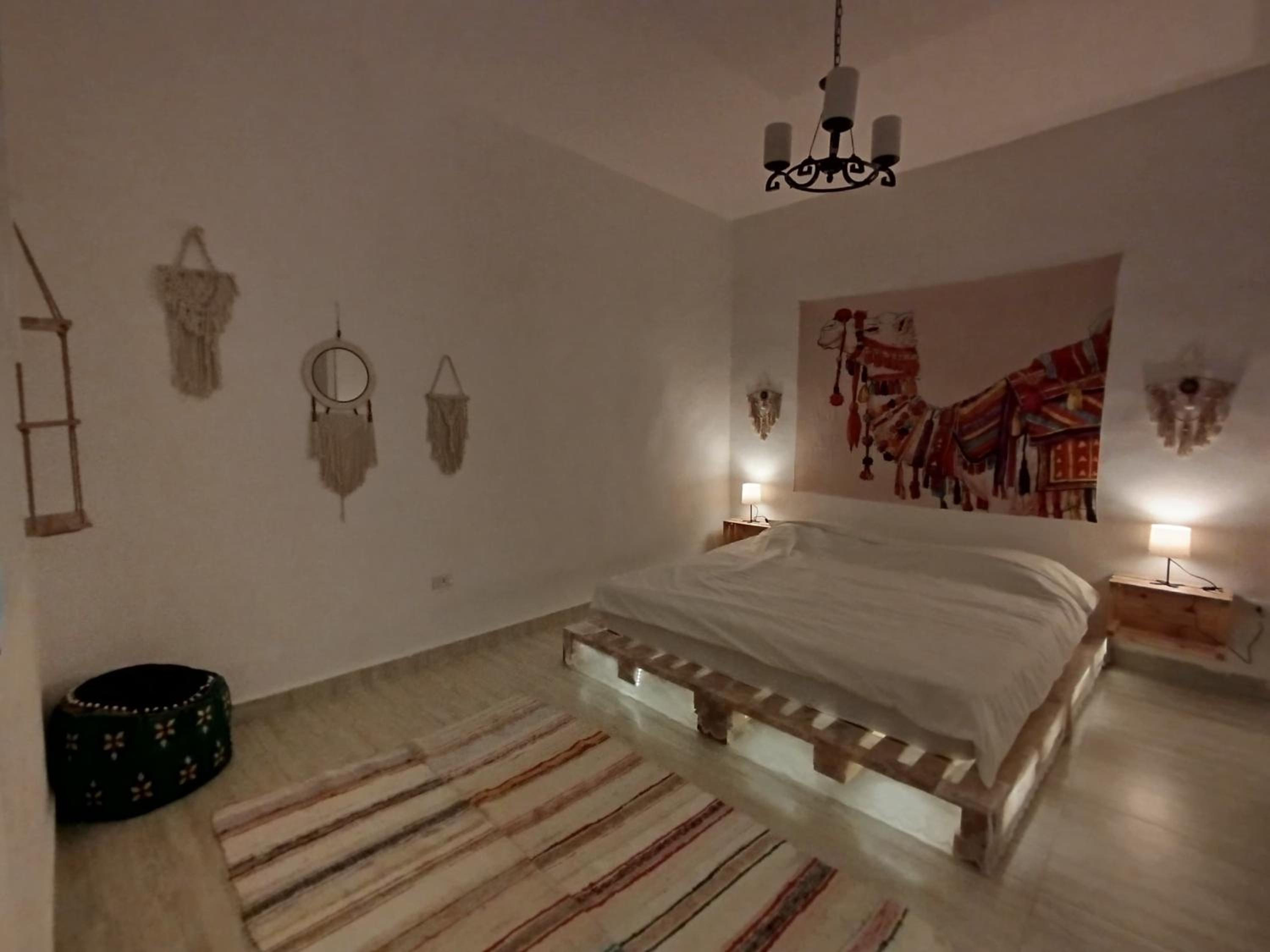 Cozy Apt in amman with a view view 5