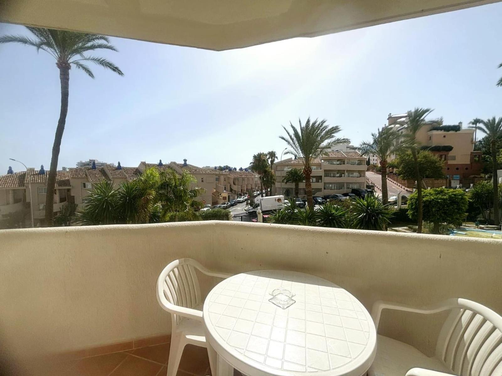 Apartamentos MAGIC BENALBEACH by Benalnova photo 2