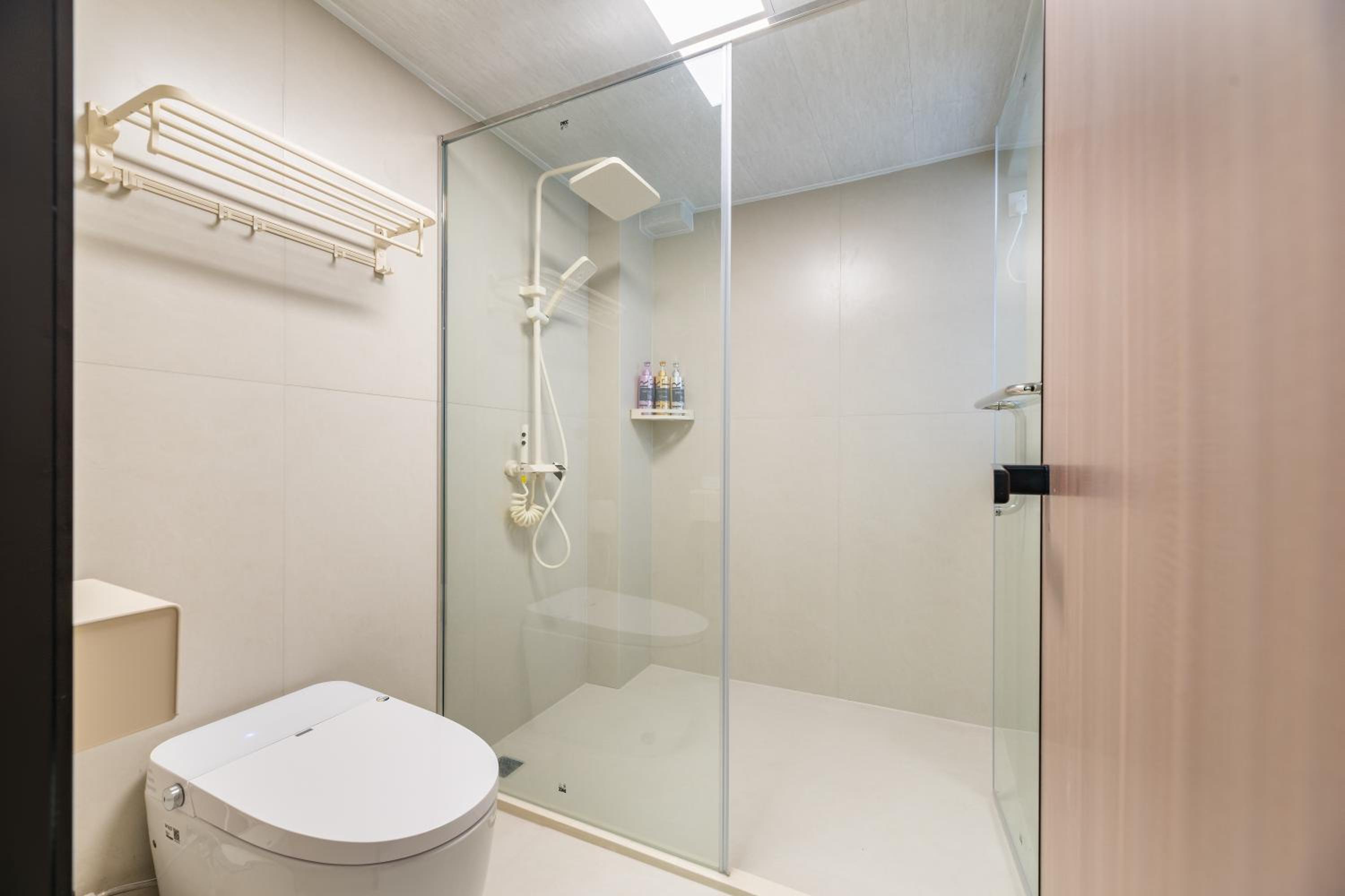 Guangzhou He She Art Apartment