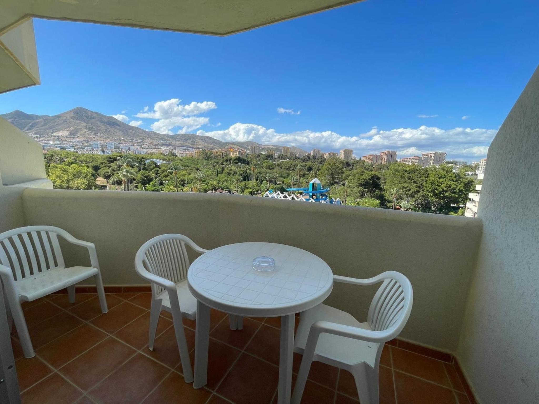 Apartamentos MAGIC BENALBEACH by Benalnova photo 4