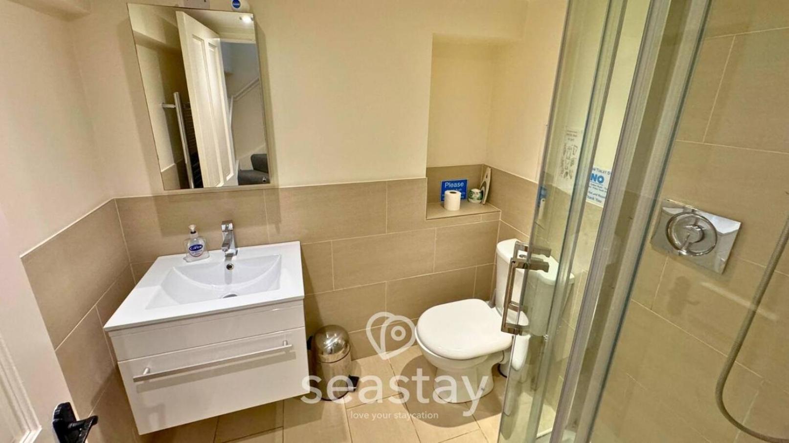 Starfish Cottage, Broadstairs Beach & Garden Haven view 3