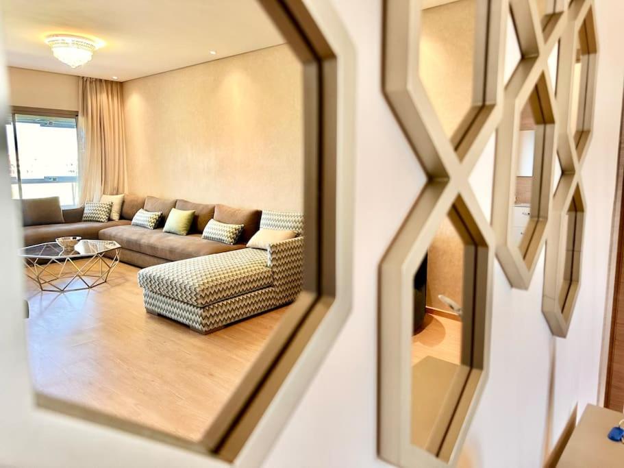 Appartement Spacieux et Moderne avec une Vue sur Montagne et Piscine view 3