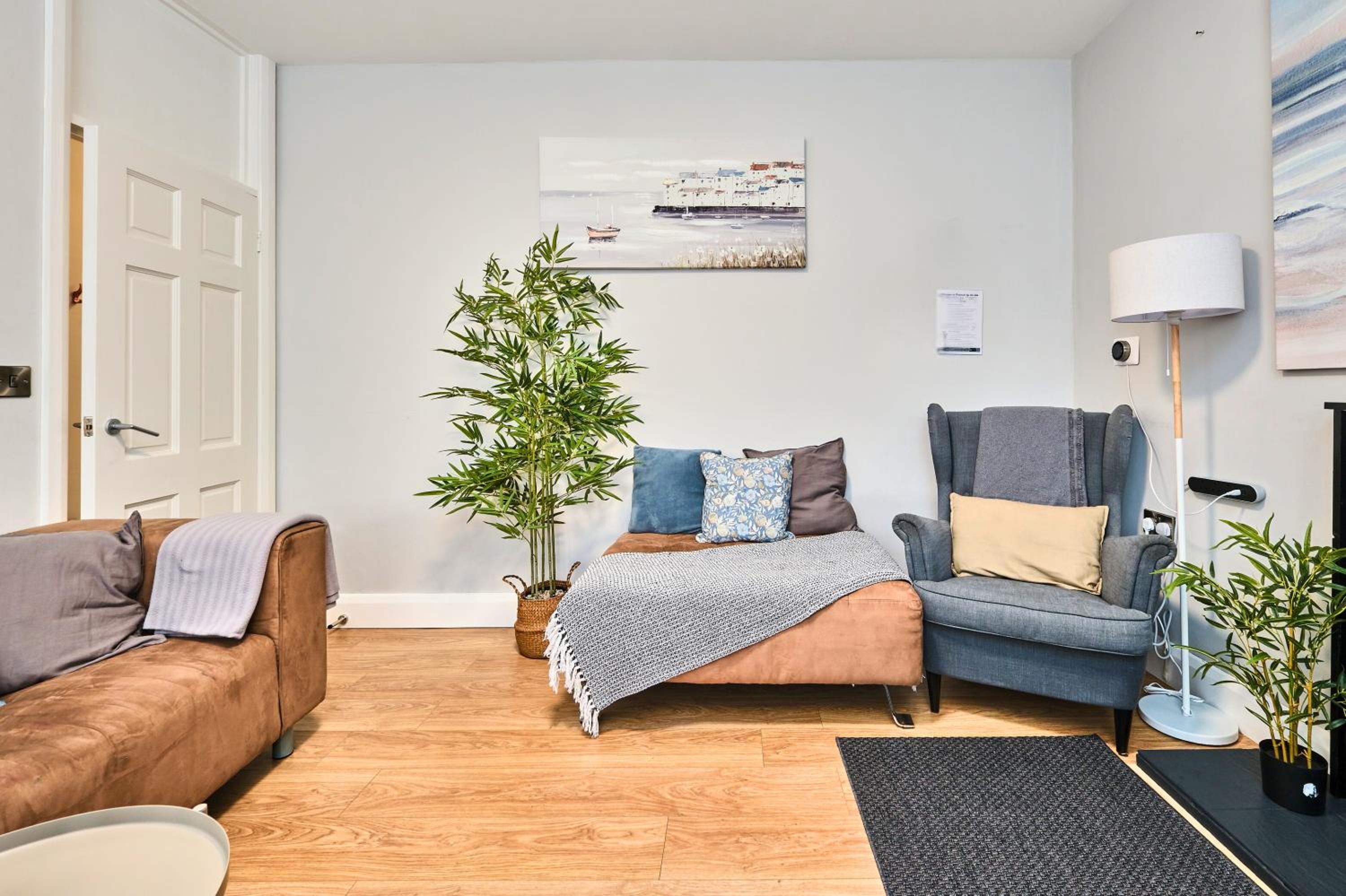 Spacious Harbour Family Apartment - Princess Yellow 1 view 5