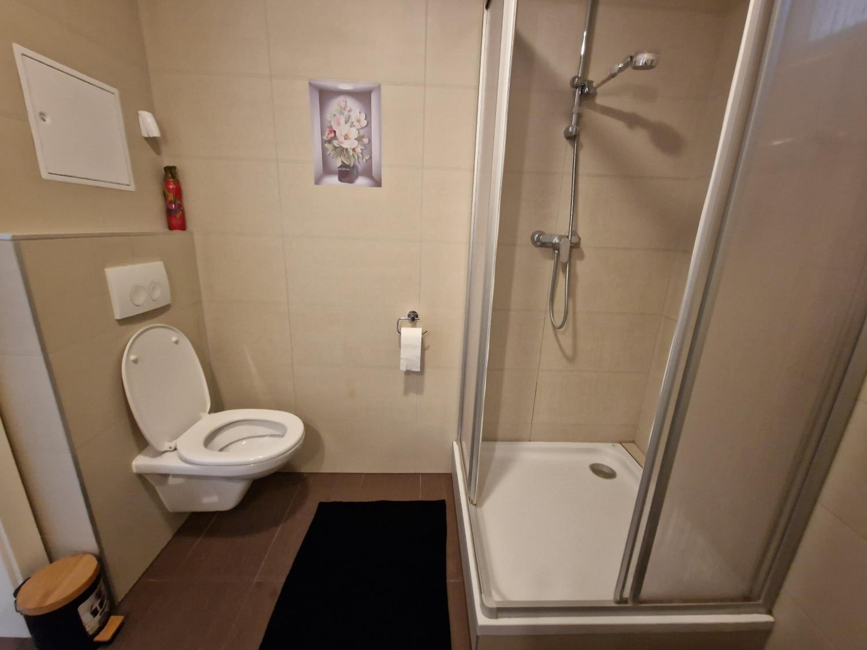 Vienna Danube Garden Apartment 22