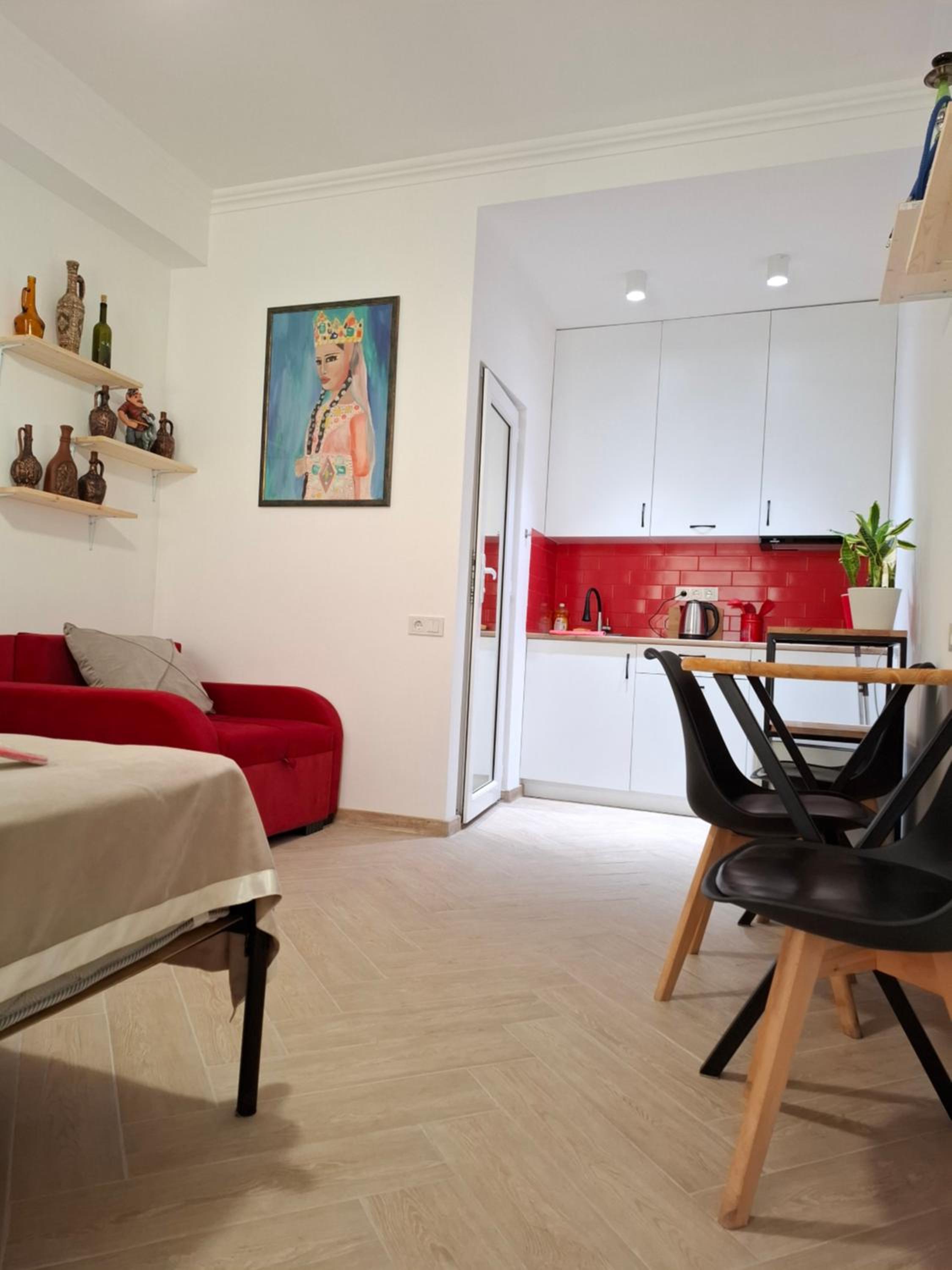 Style Apartment with Courtyard