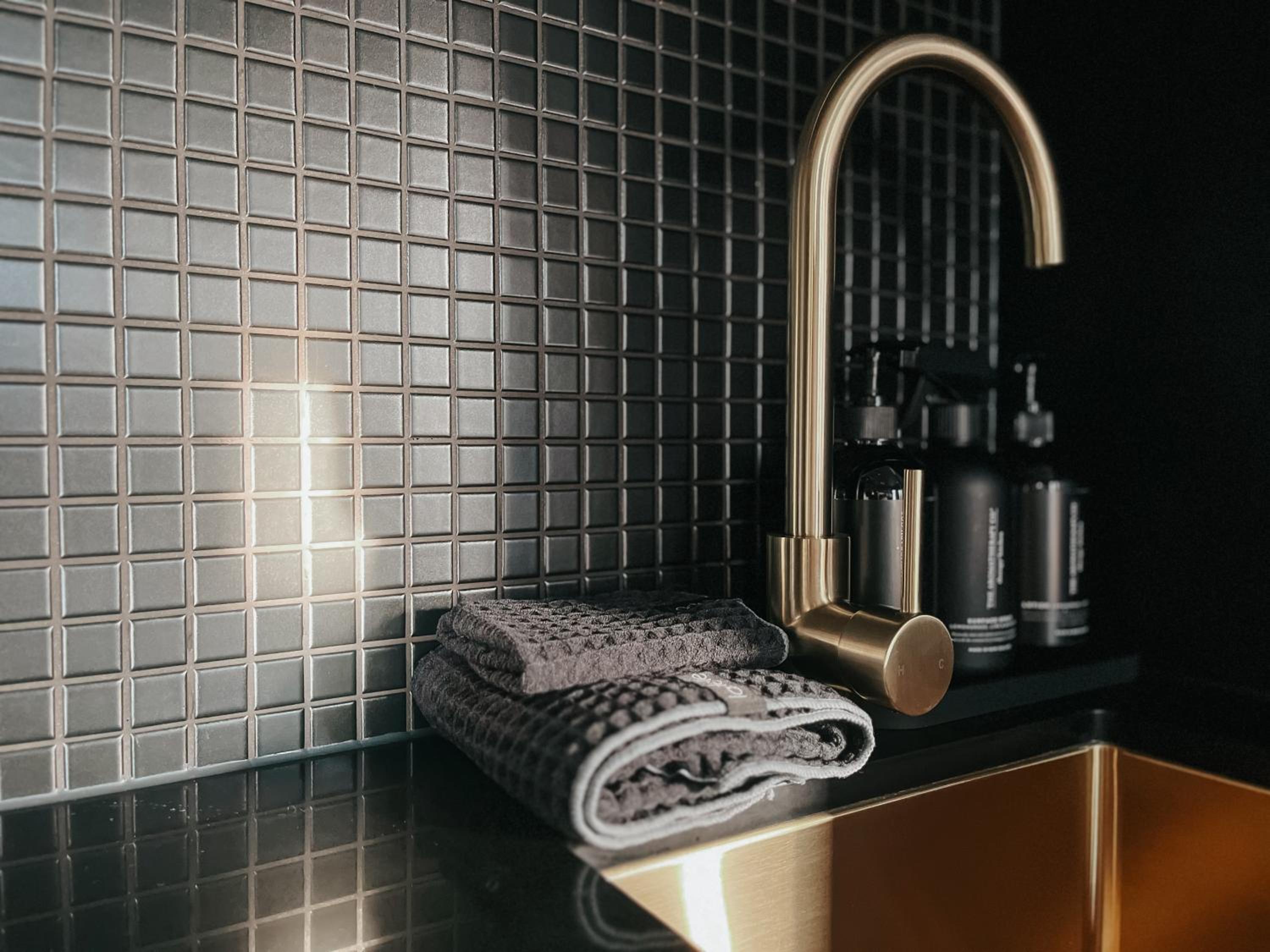 Green Rooms Braddon - Designer Micro Apartments