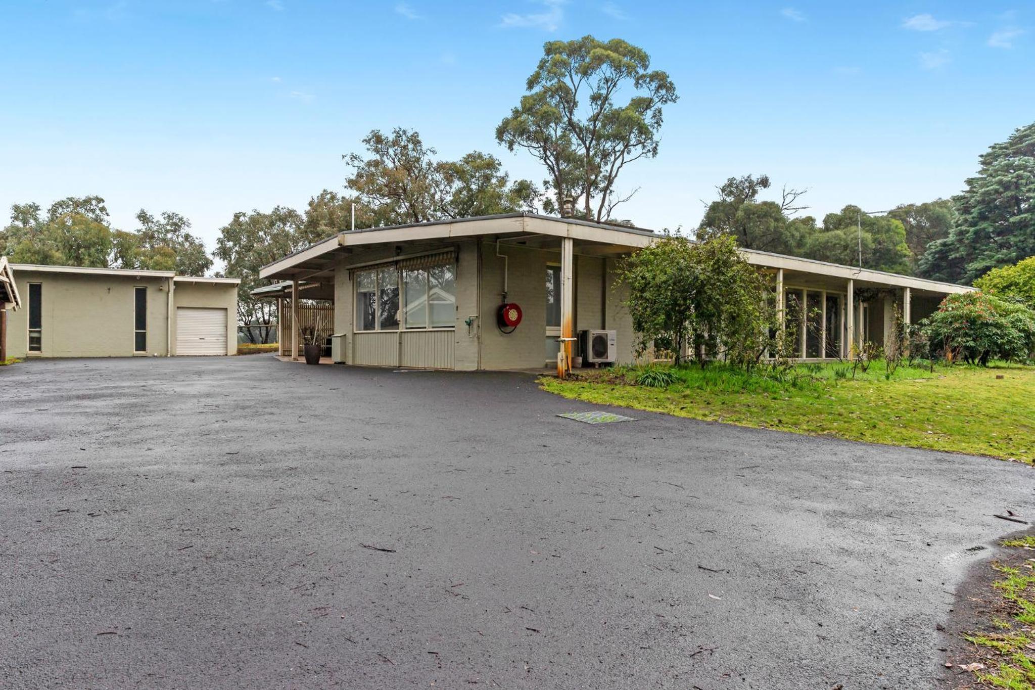 Enjoy Nature at Modern Diamond Creek Farmhouse