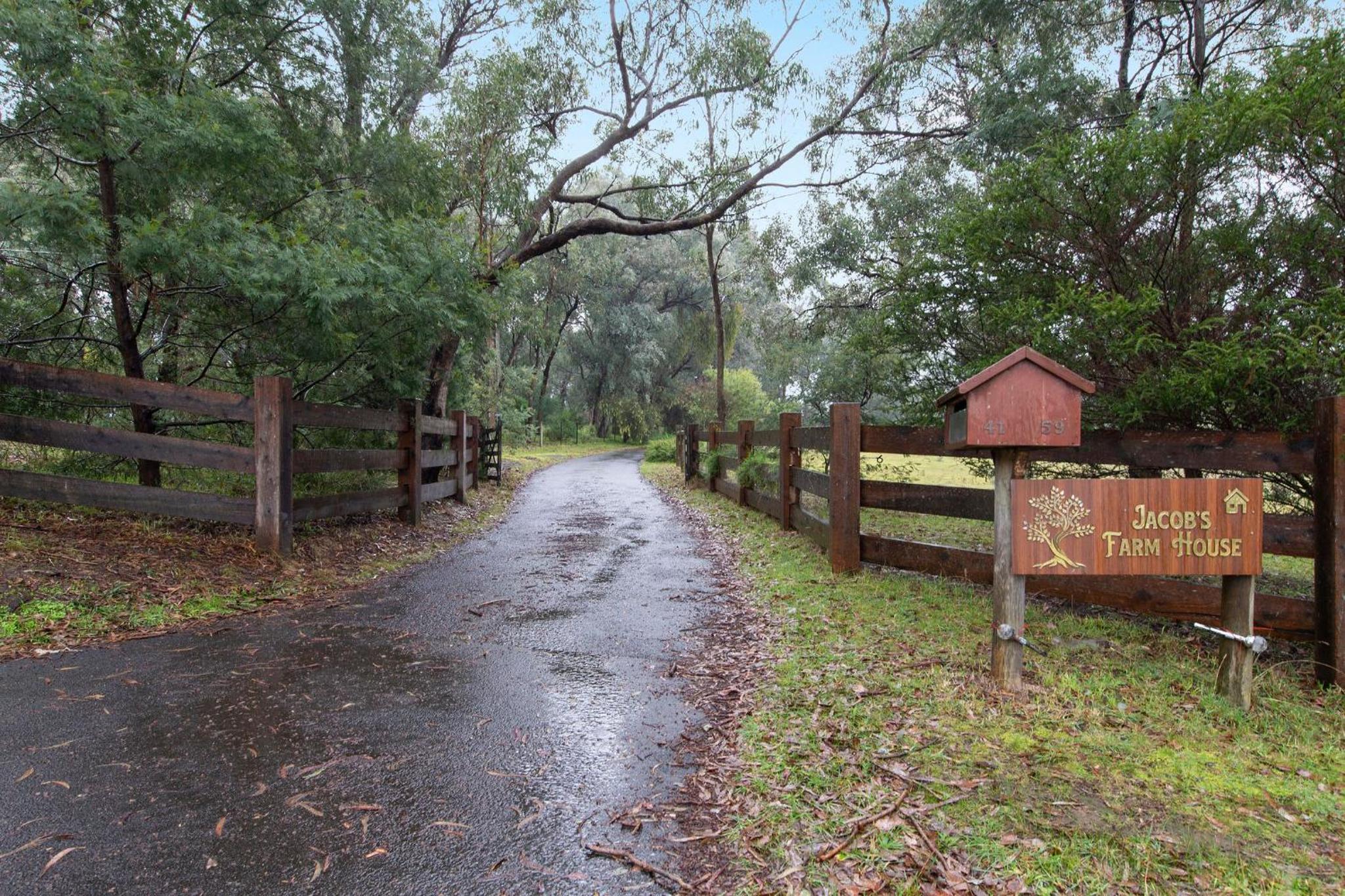 Enjoy Nature at Modern Diamond Creek Farmhouse