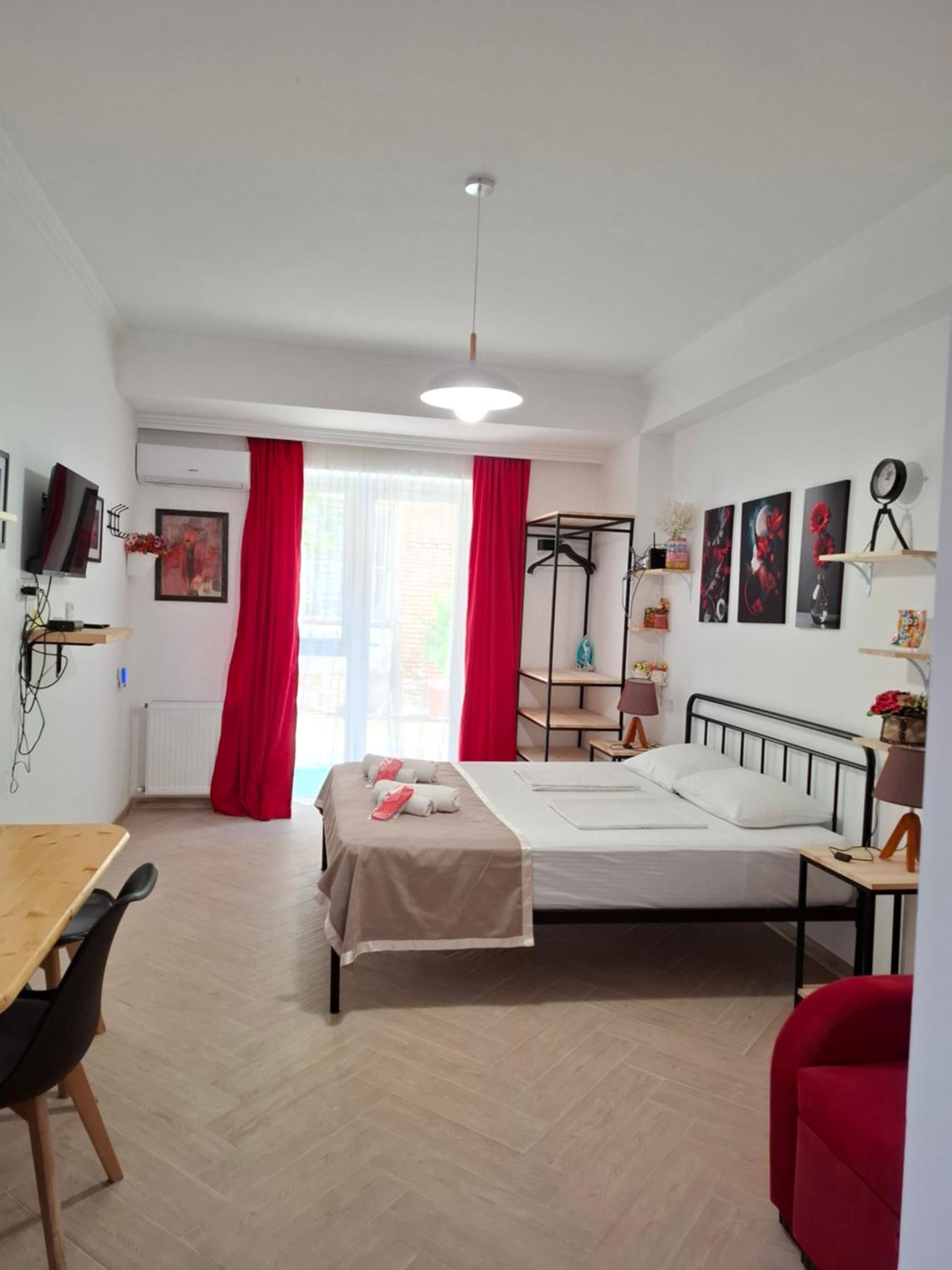 Style Apartment with Courtyard