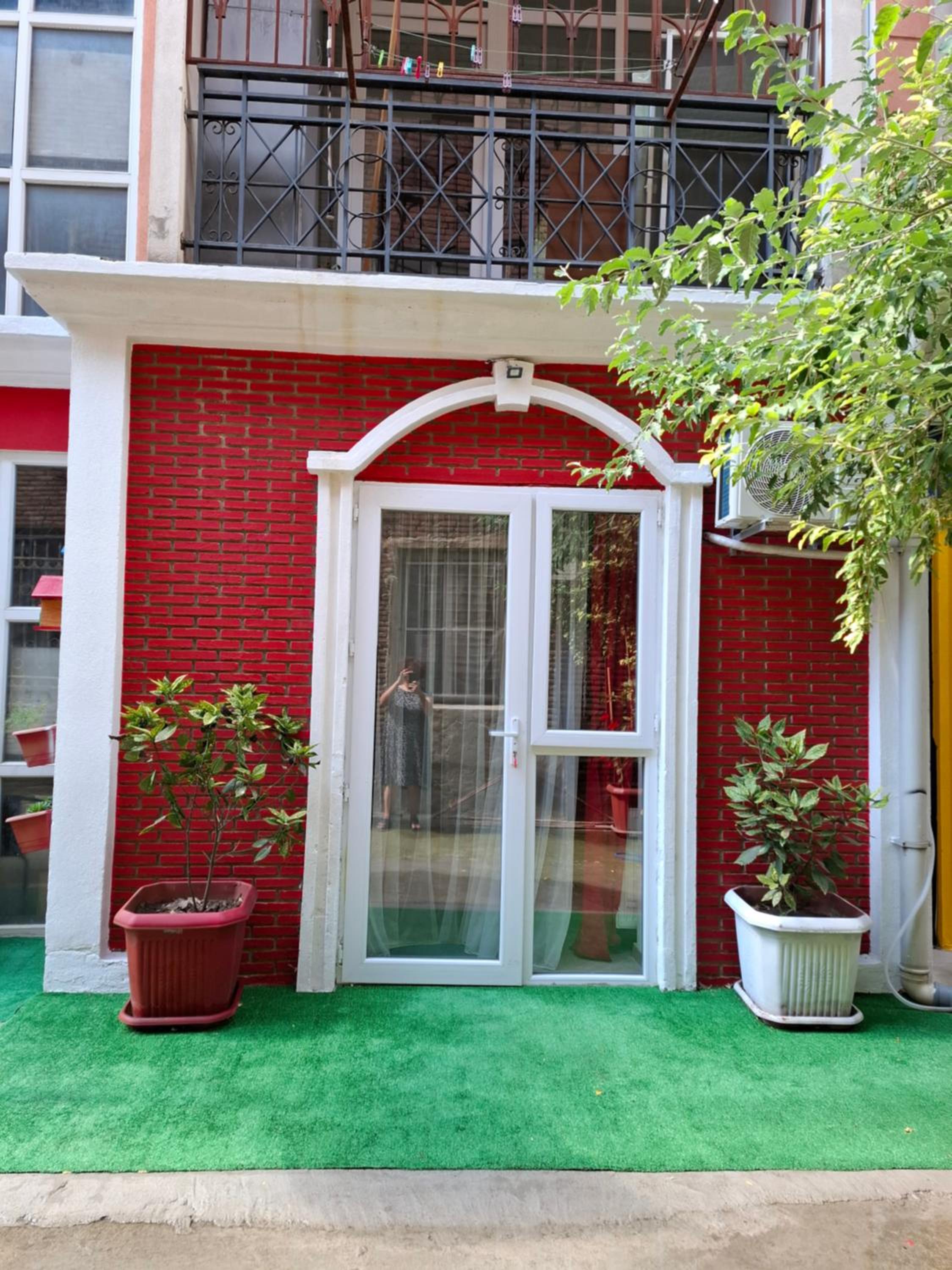 Style Apartment with Courtyard