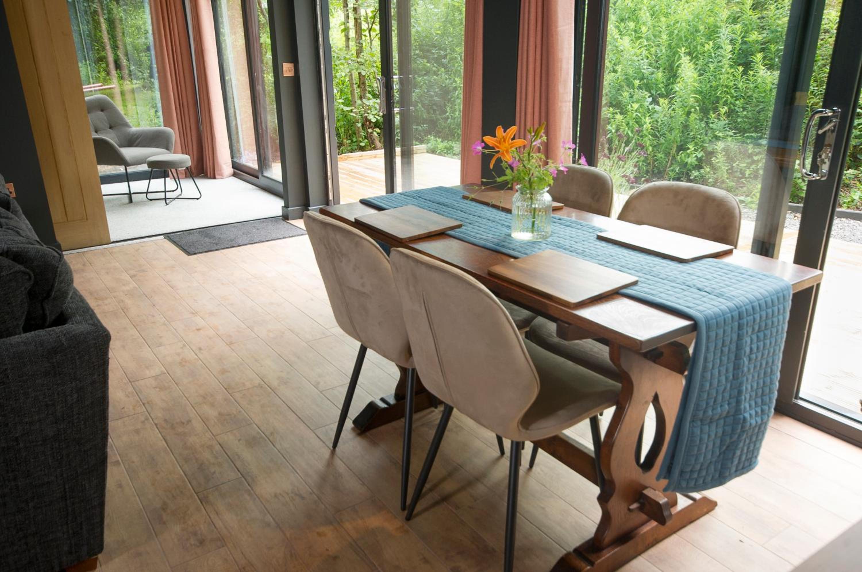 Hotel Bird Nest - Private Retreat