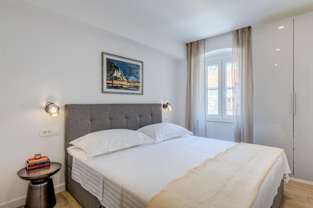 New luxury apartments in the center of Omiš view 4