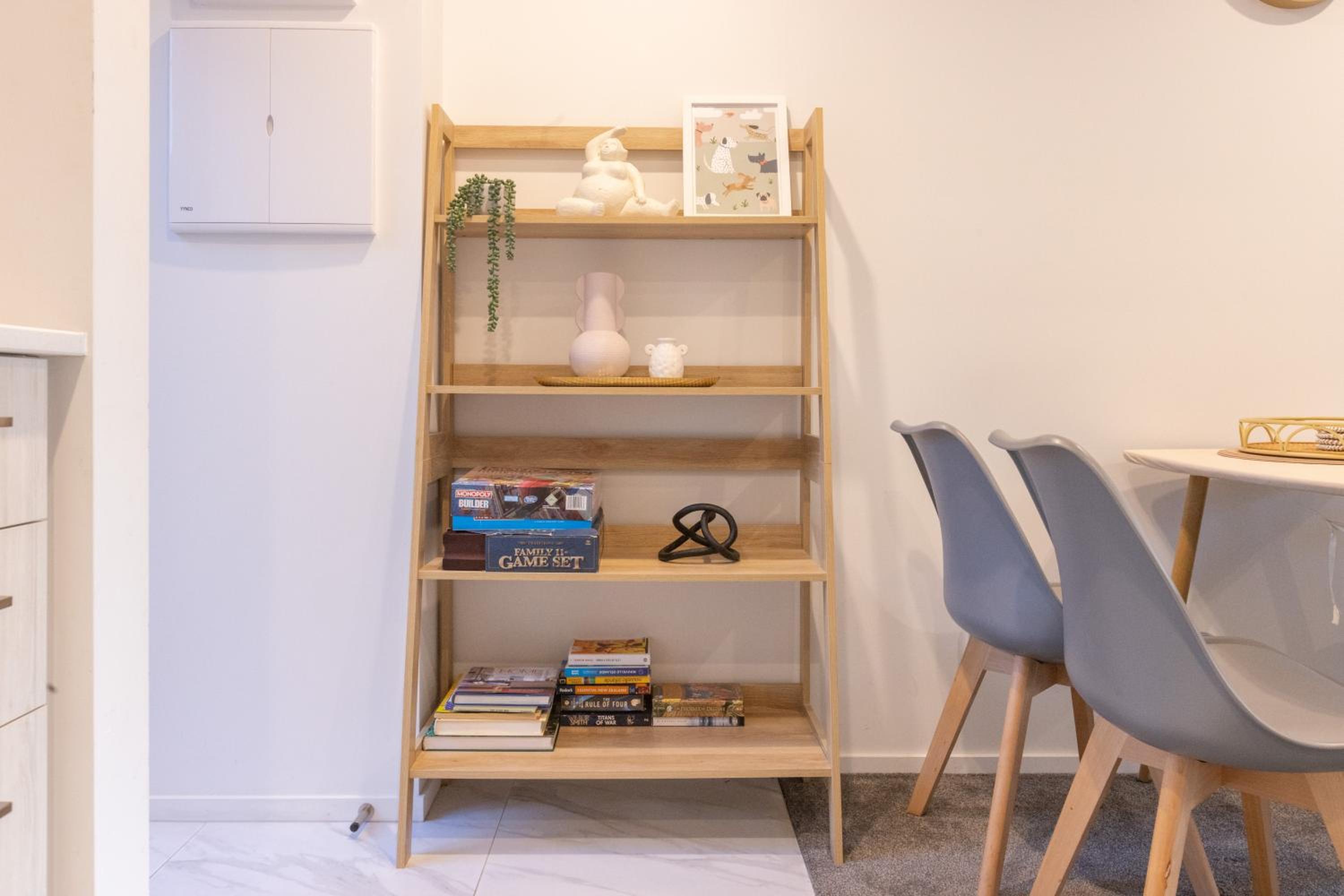 Entertaining townhouse by Little High Eatery view 5