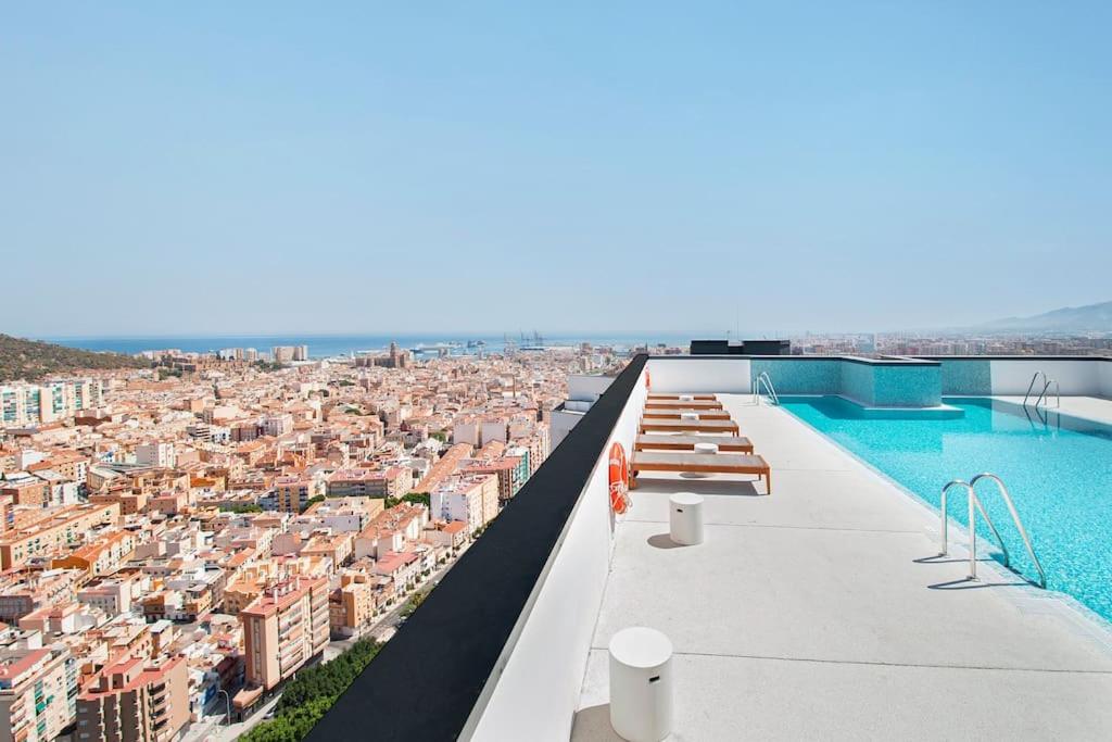 Urban Jungle in Malaga Center, 18th Floor, Rooftop pool, Free Parking