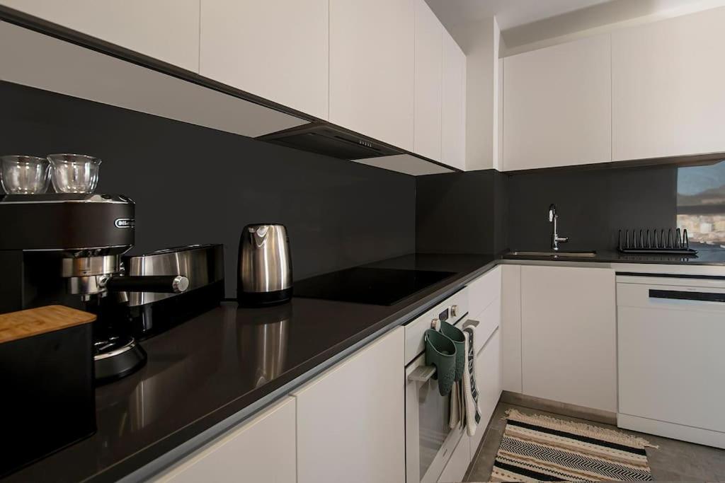 Urban Jungle in Malaga Center, 18th Floor, Rooftop pool, Free Parking